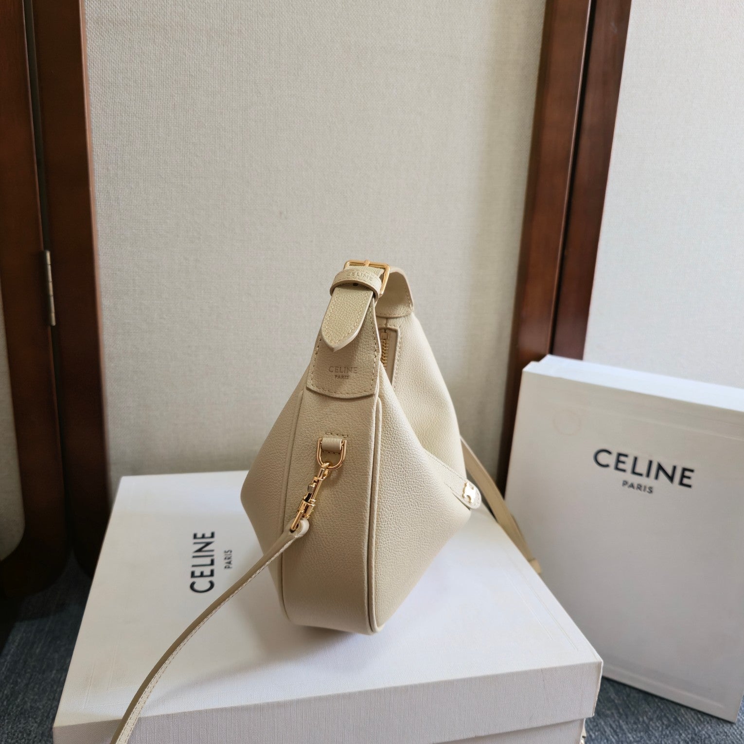 CELINE 25S TEEN LULU BAG 24MM IN BEIGE CALFSKIN GOLD HARDWARE