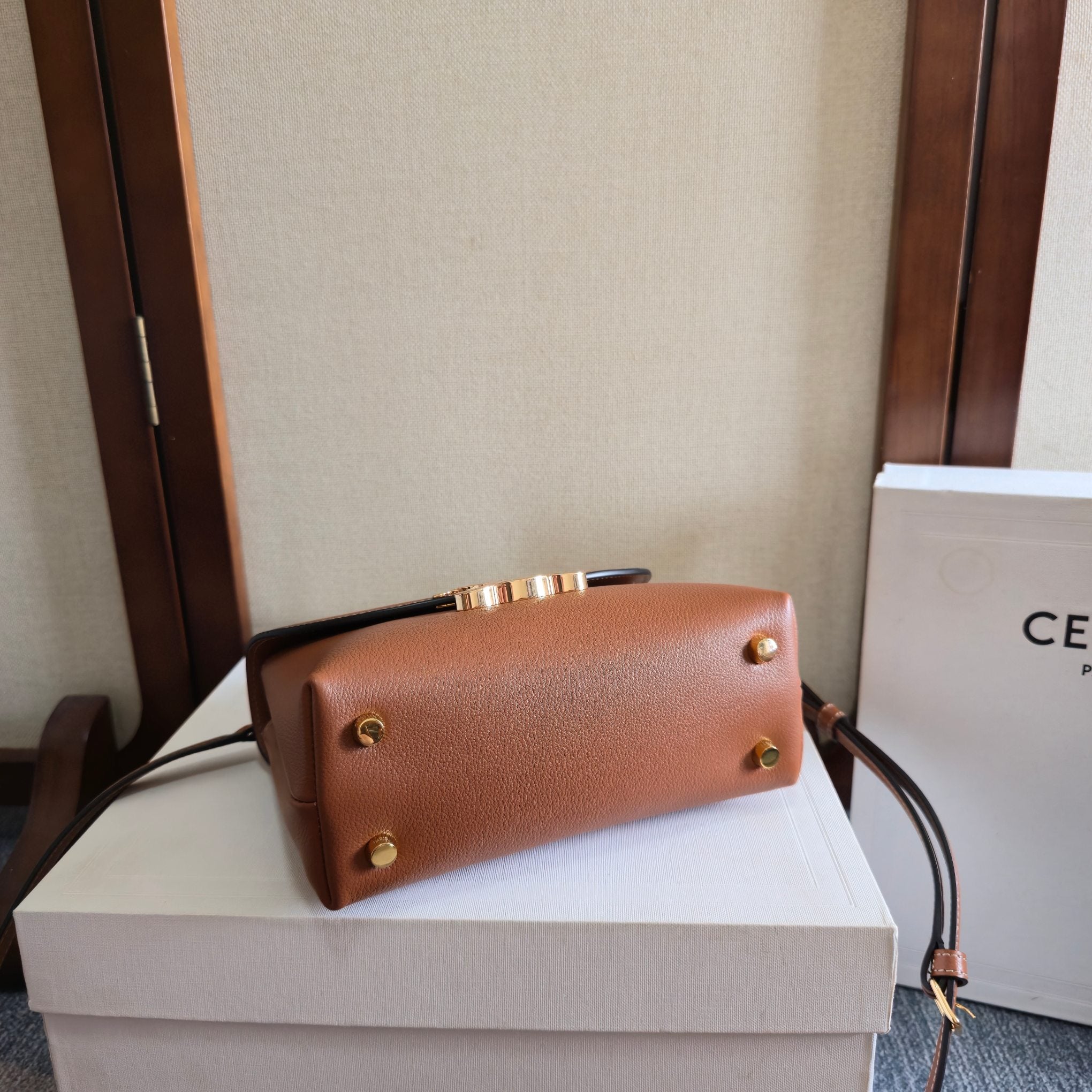 CELINE 25S NINO BAG 20MM IN CARAMEL BROWN GRAINED CALFSKIN GOLD HARDWARE
