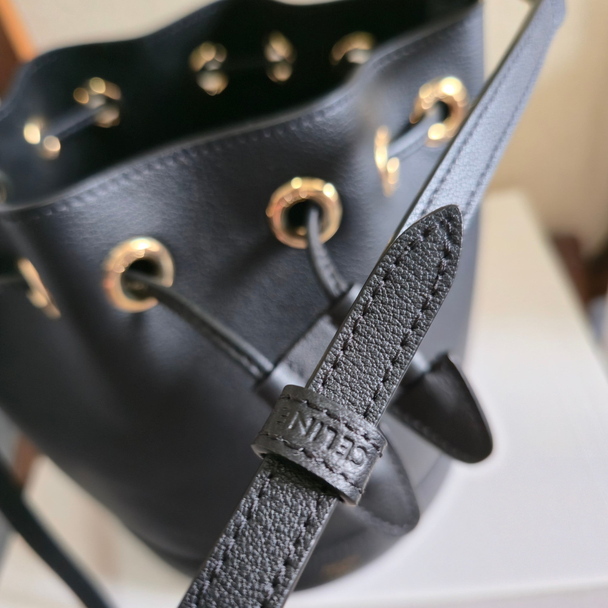 CELINE 25S CLARA BAG 19 IN BLACK CALFSKIN GOLD HARDWARE