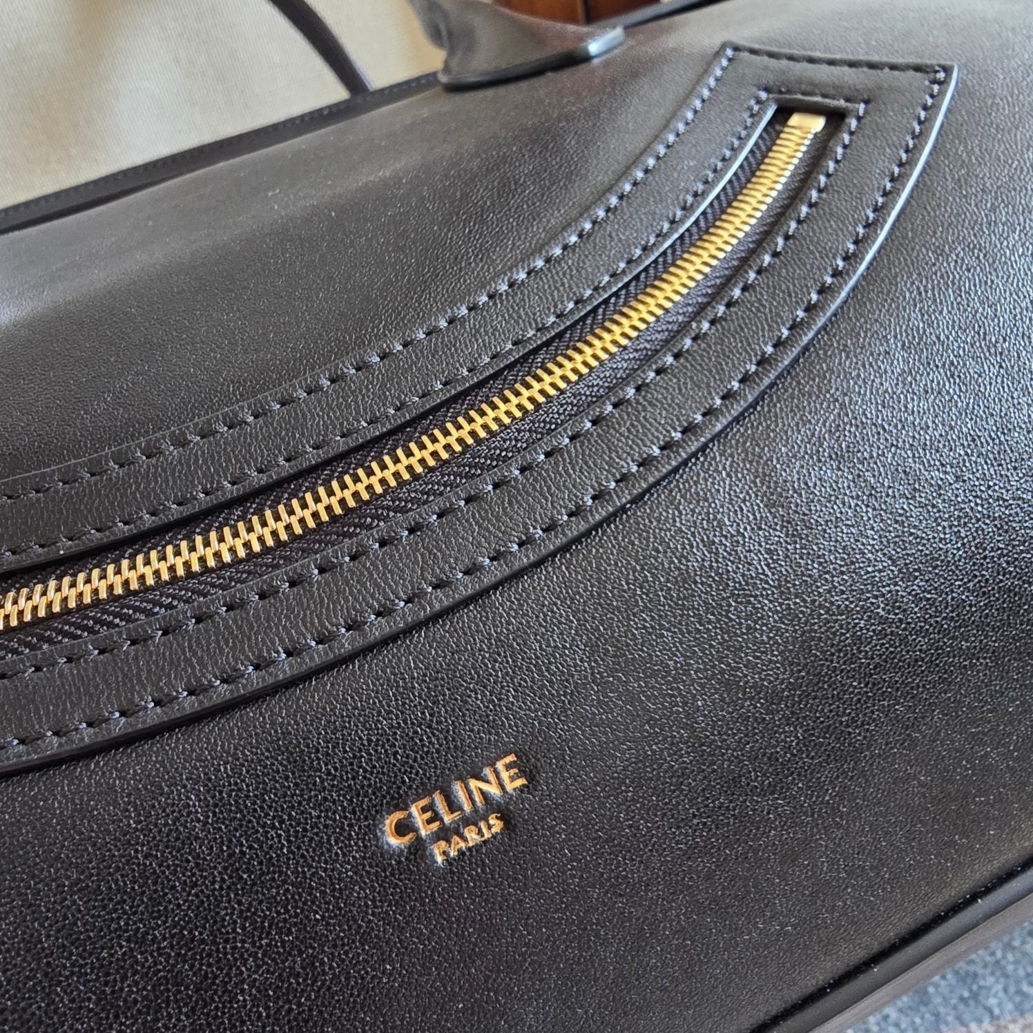 CELINE 25S MEDIUM SMILING NEW LUGGAGE 44MM IN BLACK SUPPLE SHINY LAMBSKIN