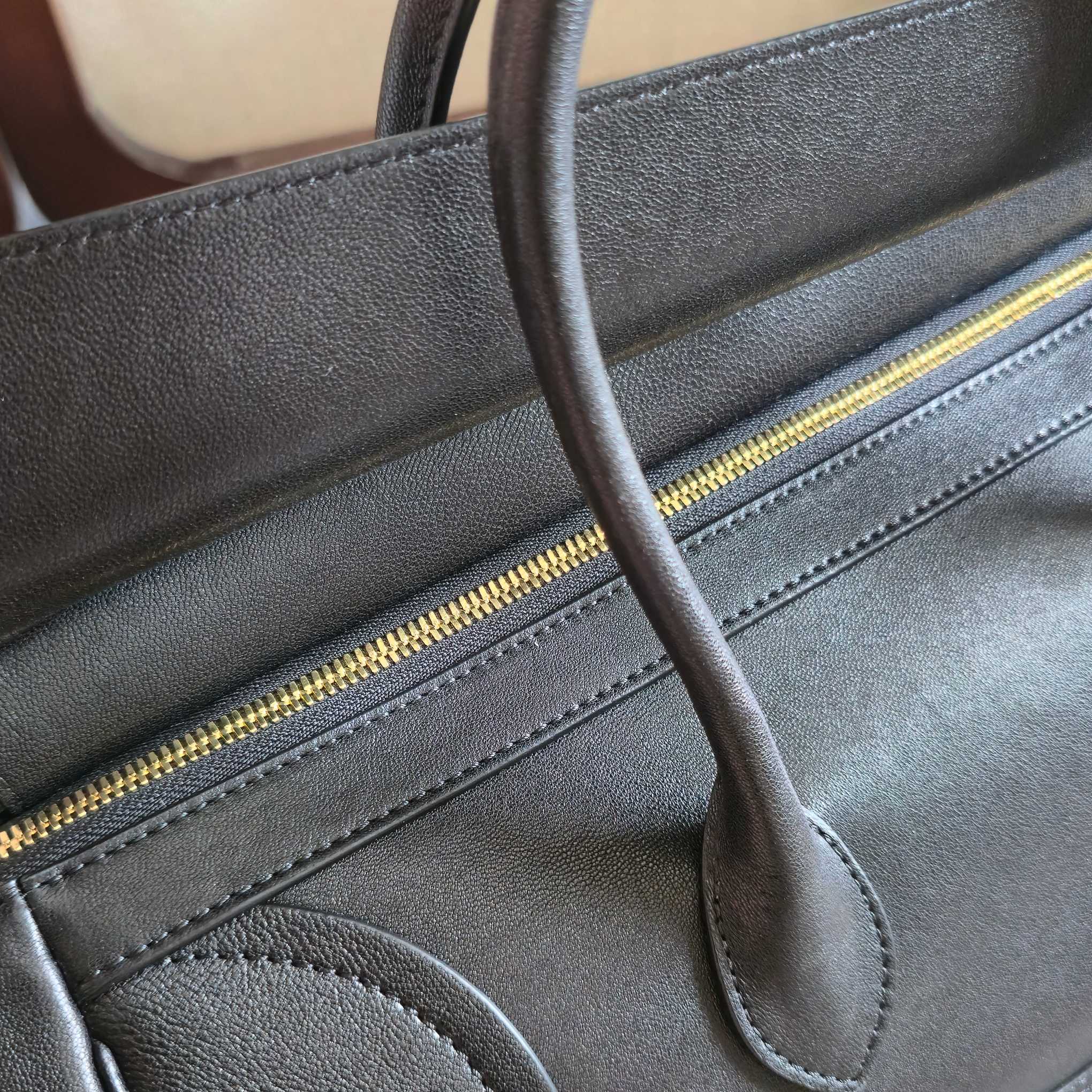 CELINE 25S MEDIUM SMILING NEW LUGGAGE 36MM IN BLACK SUPPLE SHINY LAMBSKIN