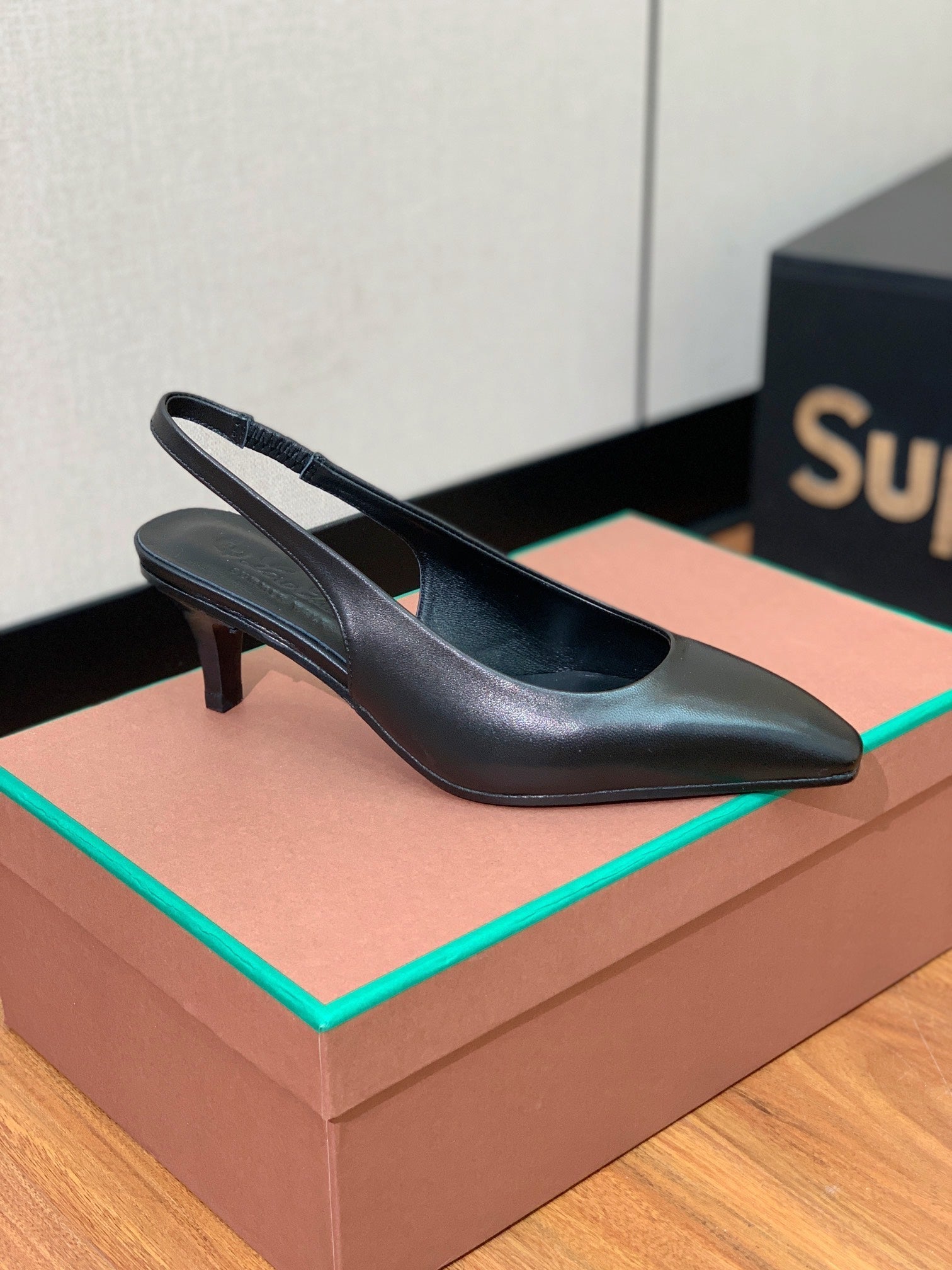 LP POINTED TOE MID-HEEL SLINGBACK BLACK CALFSKIN