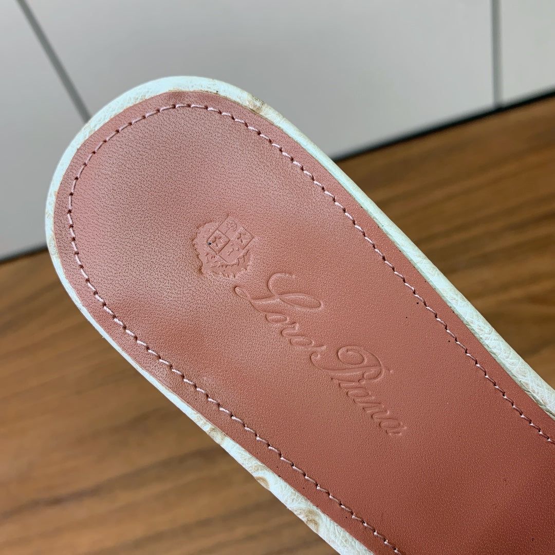 HIGH HEEL IN CREAM WHITE LAMBSKIN OSTRICH SKIN