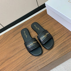 DWAY BLACK CALFSKIN AND GOLD LOGO