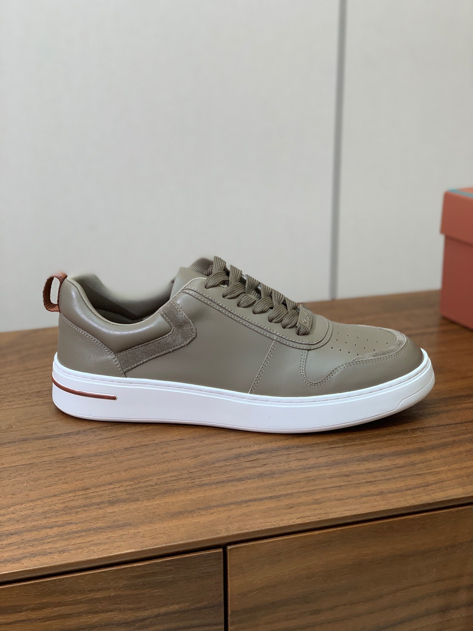 LP SNEAKERS IN STONE BROWN CALFSKIN WHITE SOLE