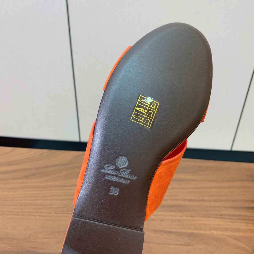 FLAT SLIPPERS IN ORANGE SUEDE