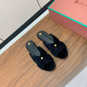 FLAT SLIPPERS IN BLACK SUEDE