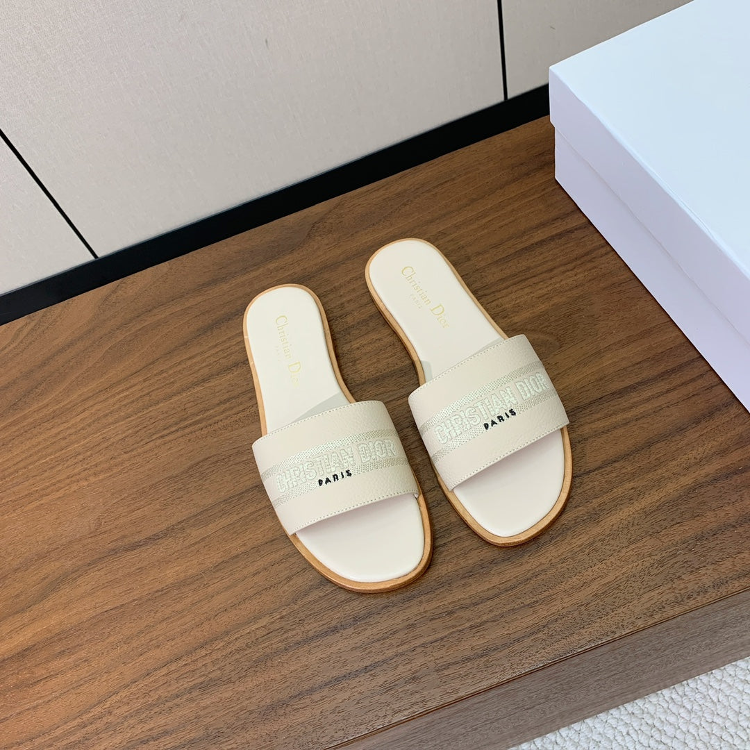 DIOR 25S DWAY SLIDE IN CREAM WHITE CALFSKIN