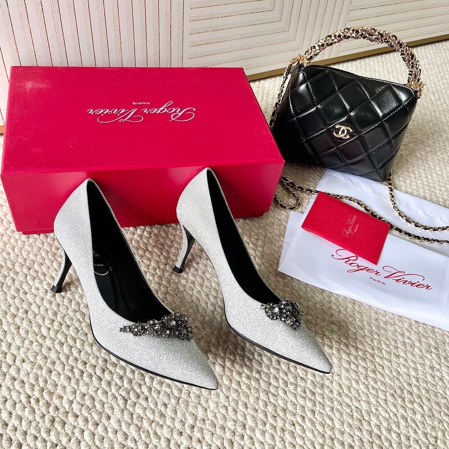 EFFLORESCENCE PUMPS IN SILVER GLITTER FABRIC