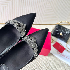 EFFLORESCENCE PUMPS IN BLACK SATIN