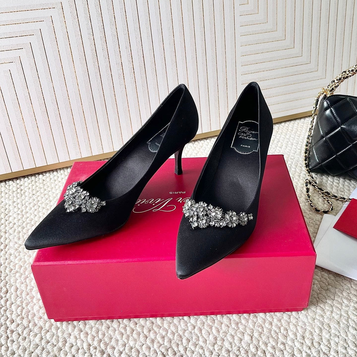 EFFLORESCENCE PUMPS IN BLACK SATIN
