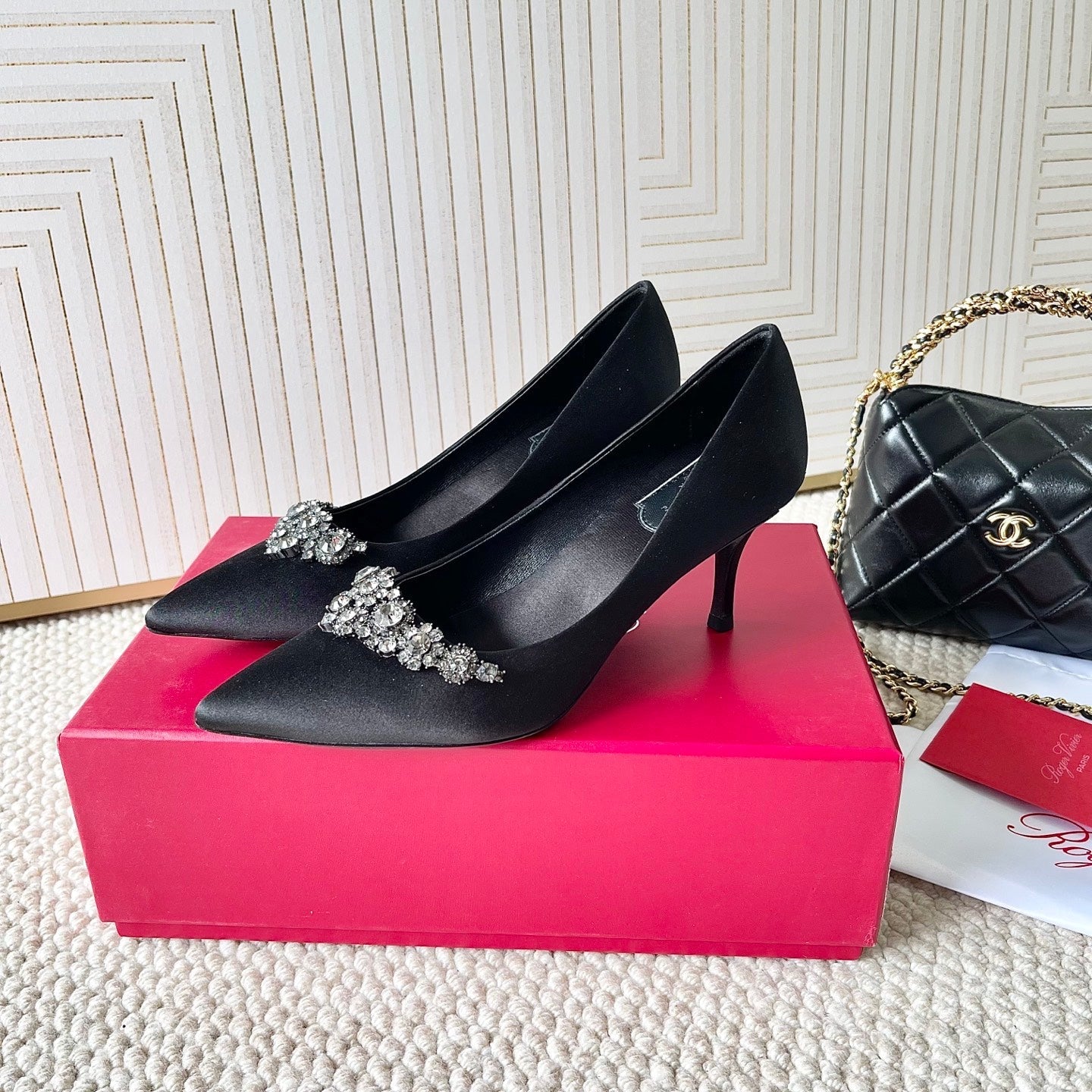 EFFLORESCENCE PUMPS IN BLACK SATIN