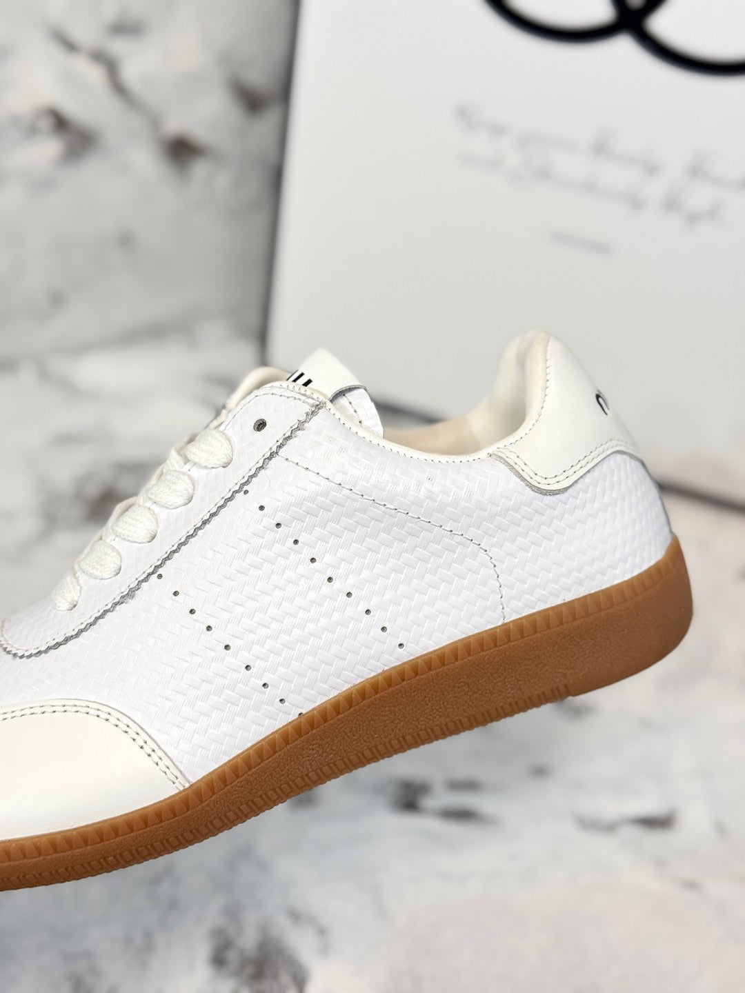RETRO SNEAKERS IN WHITE LAMBSKIN WITH KNITTED PATTERN