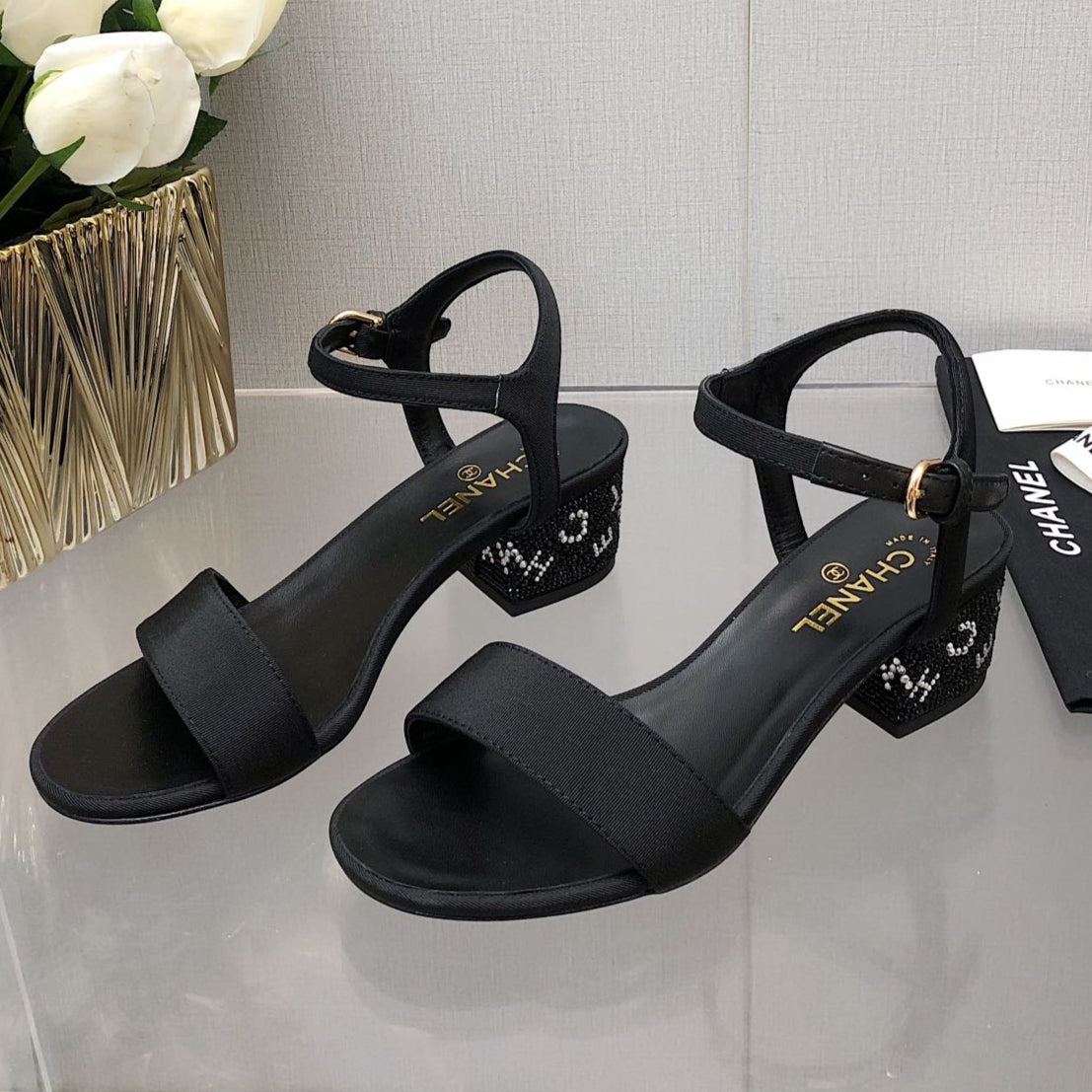 BLOCK HEEL WITH CRYSTAL 5 CM SANDAL IN BLACK FABRIC