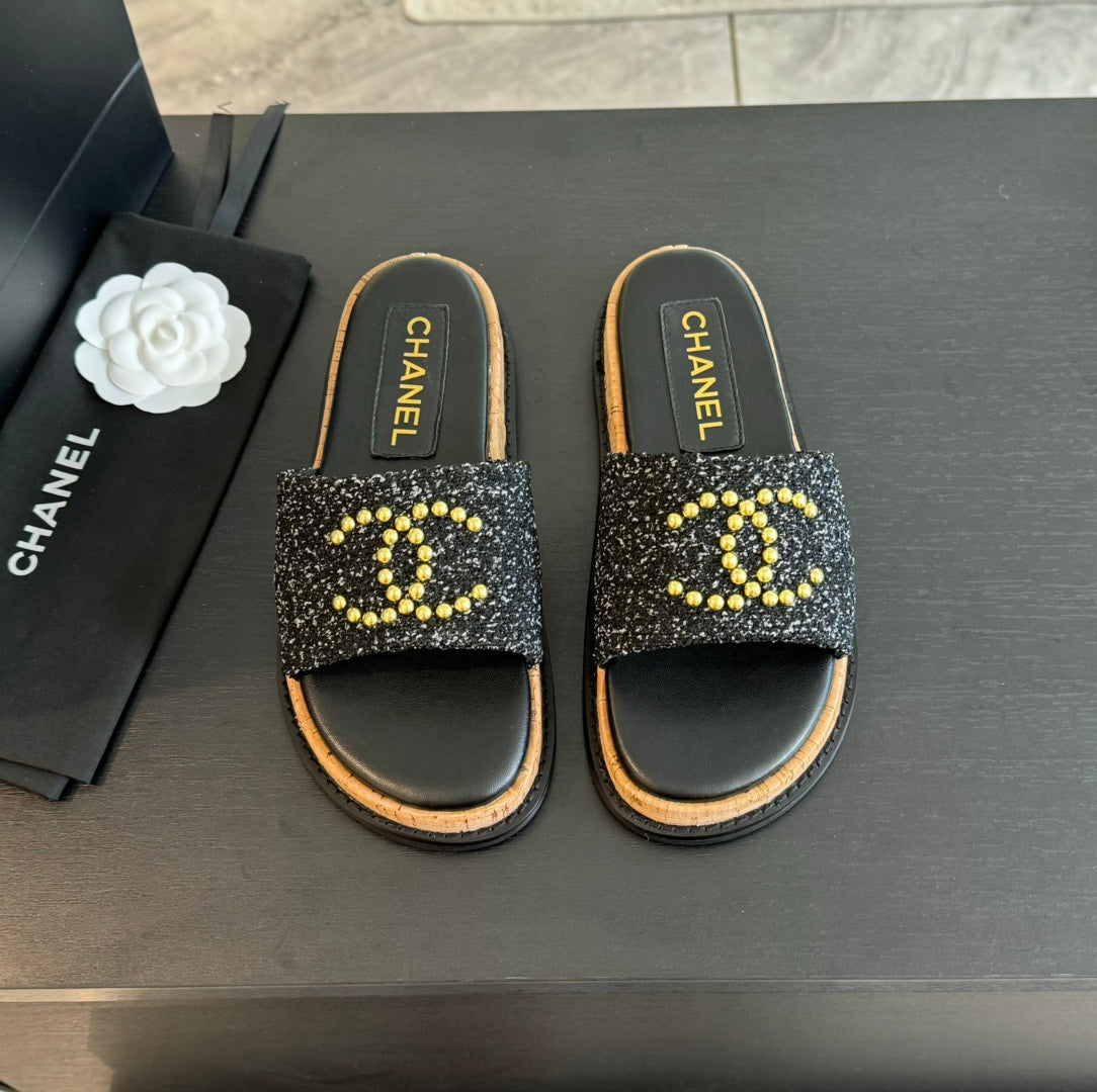 Double C Wood Grain Platform Slippers Black Wool