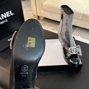 SHORT BOOTS IN DOLPHIN GRAY VELVET AND BLACK LAMBSKIN