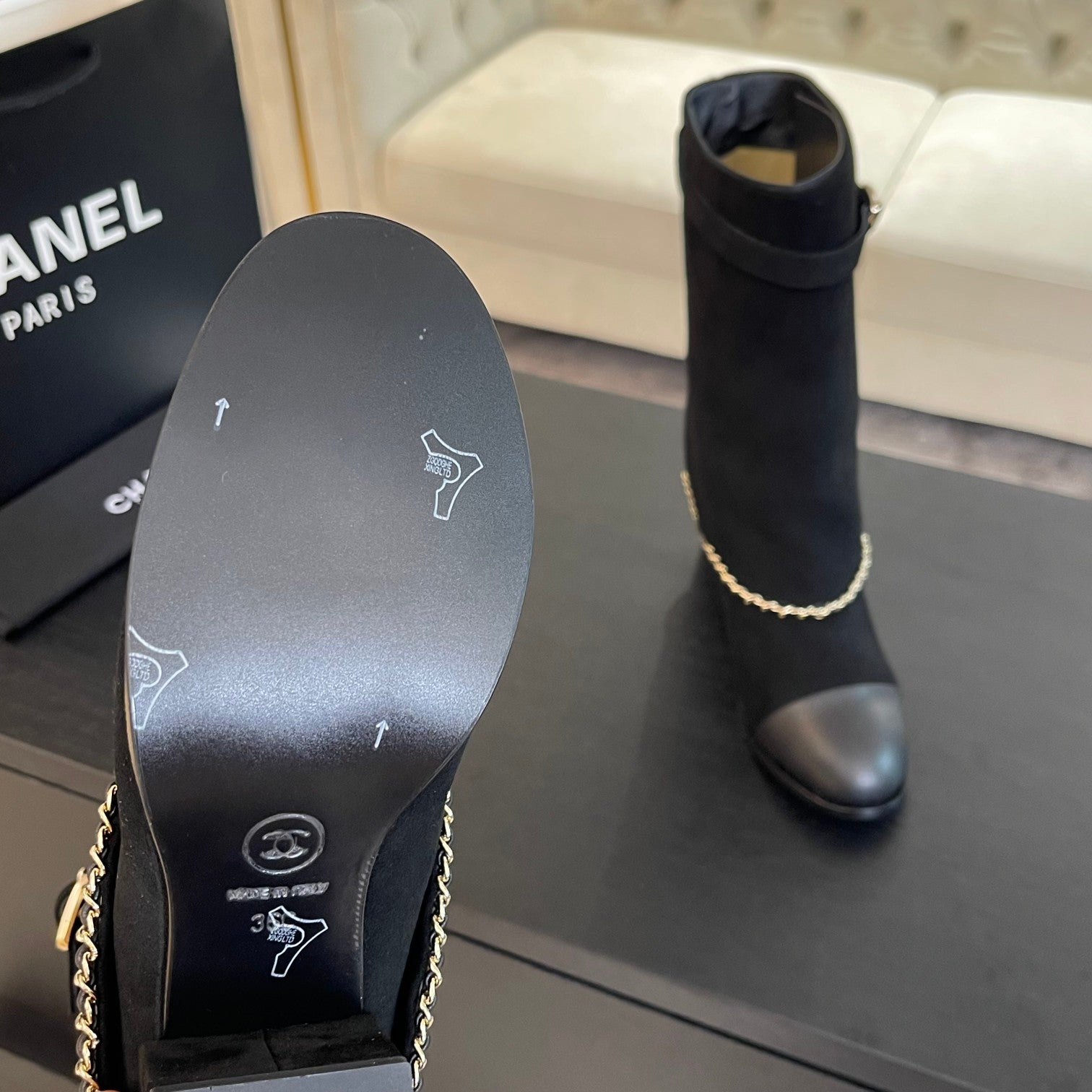 SHORT BOOTS 6.5 CM IN BLACK SUEDE AND CALFSKIN