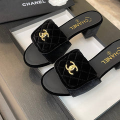 MID-HEEL 5 CM MULE IN BLACK VELVET