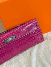 KELLY CUT 31 IN MAGENTA PURPLE SHINNY ALLIGATOR LEATHER WITH SILVER HARDWARE