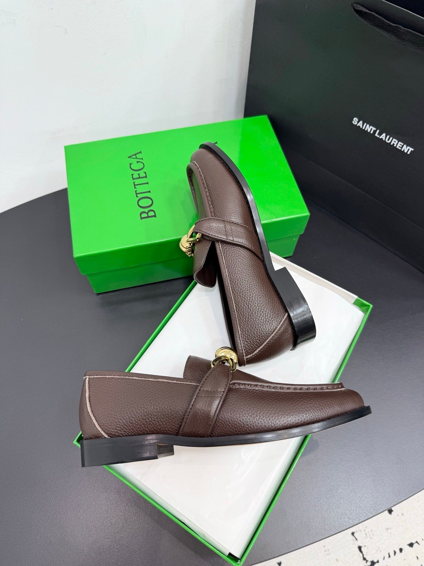BOTTEGA VENETA 26S LOAFERS IN BROWN GRAINED CALFSKIN WITH GOLD HARDWARE