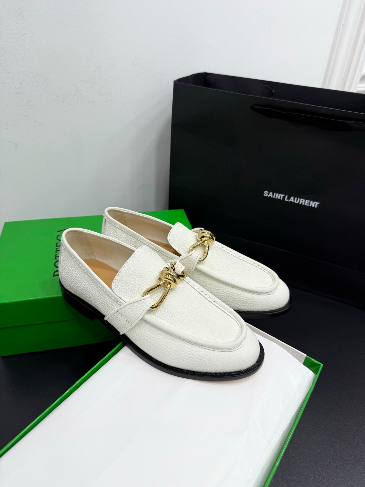 BOTTEGA VENETA 26S LOAFERS IN WHITE GRAINED CALFSKIN WITH GOLD HARDWARE