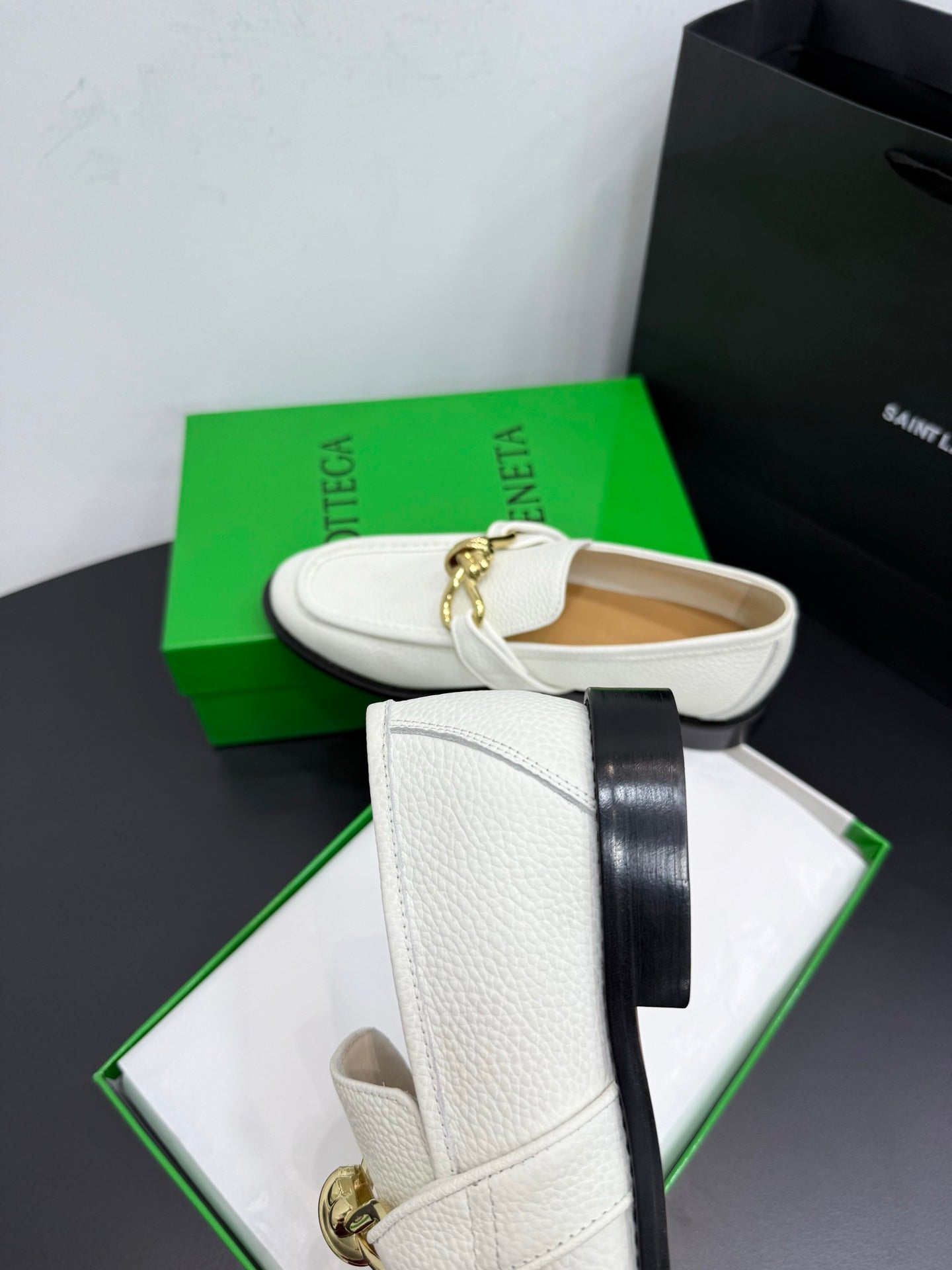 BOTTEGA VENETA 26S LOAFERS IN WHITE GRAINED CALFSKIN WITH GOLD HARDWARE