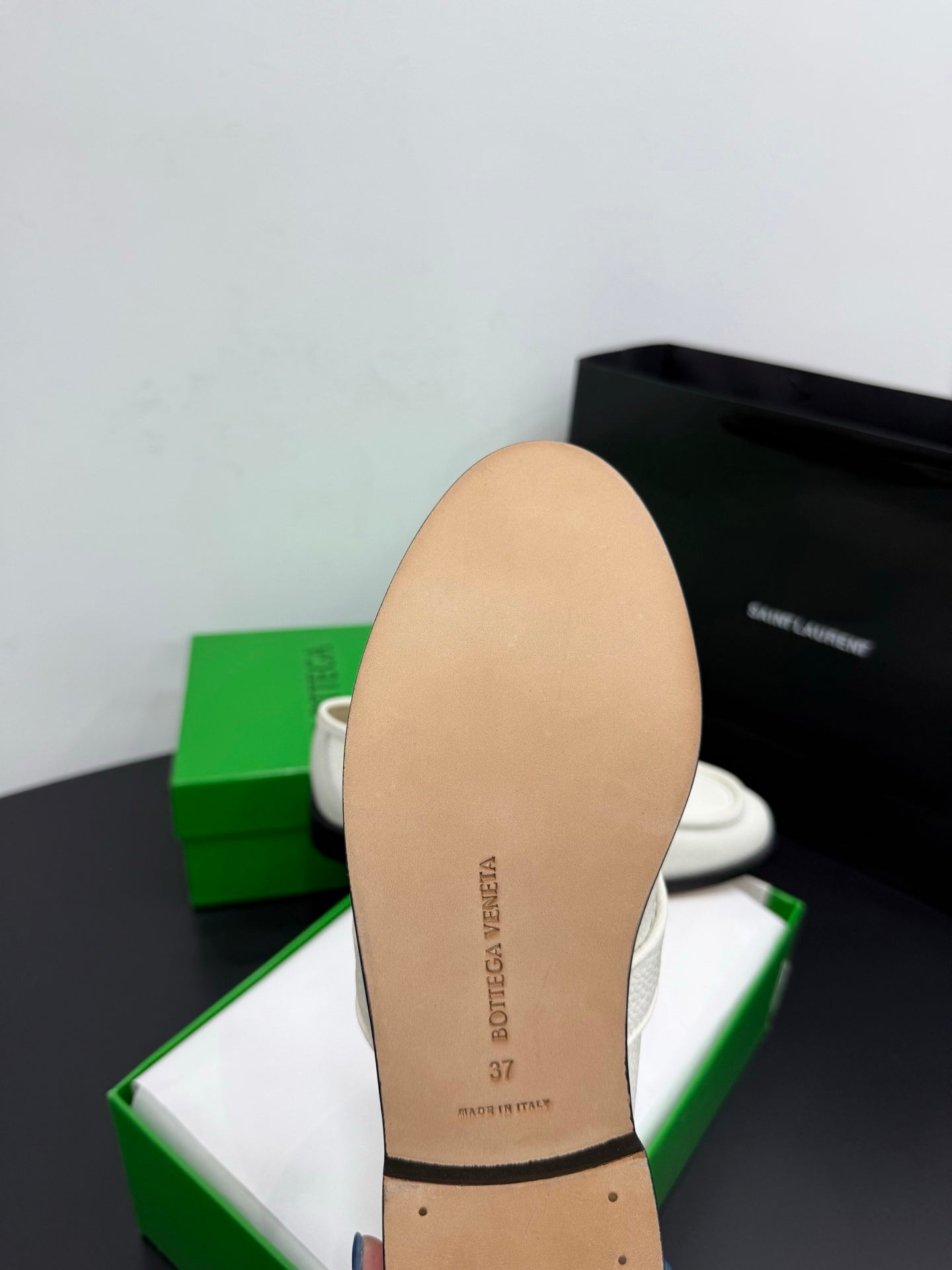 BOTTEGA VENETA 26S LOAFERS IN WHITE GRAINED CALFSKIN WITH GOLD HARDWARE