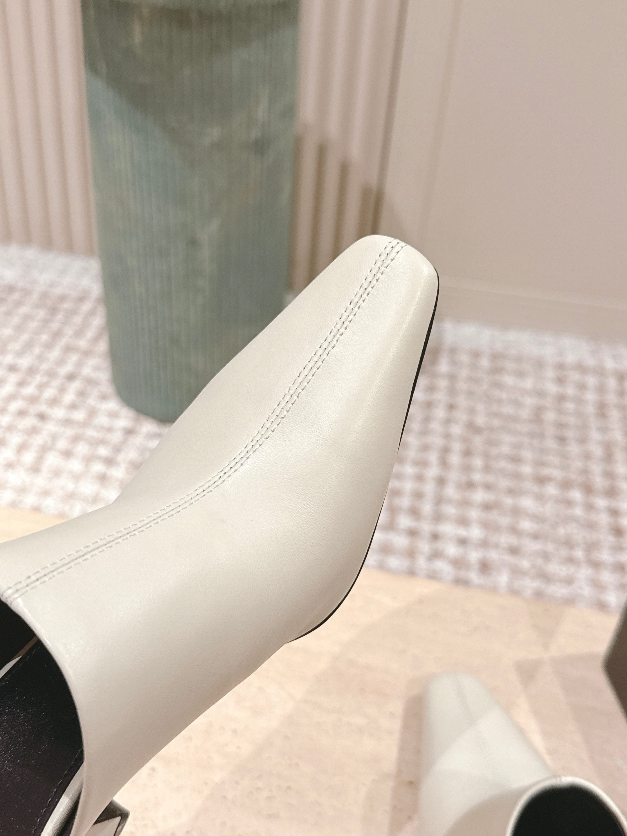 YSL 25S JILL MULES IN IVORY SMOOTH CALFSKIN