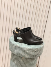 YSL 25S JILL MULES IN BLACK SMOOTH CALFSKIN
