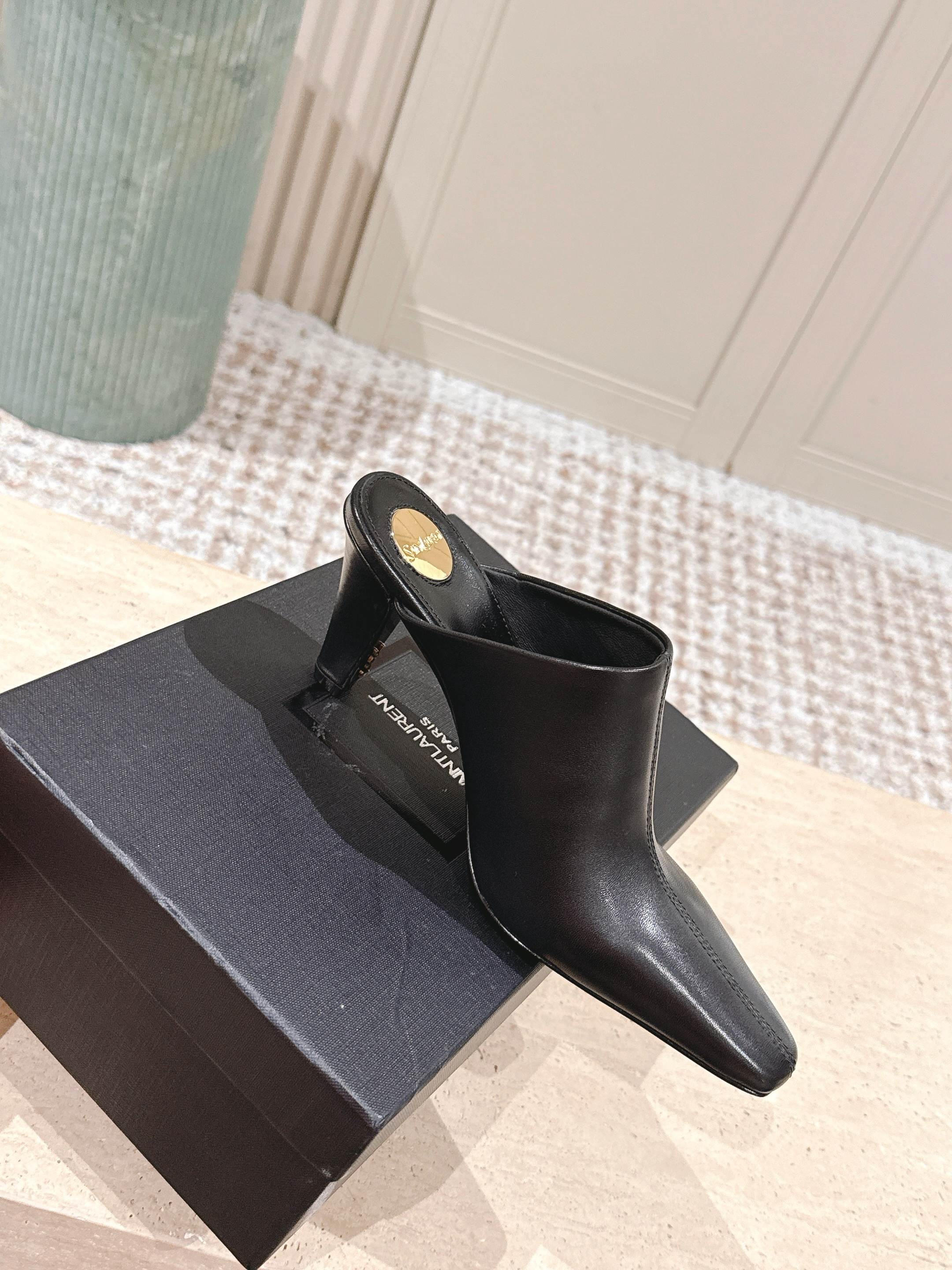YSL 25S JILL MULES IN BLACK SMOOTH CALFSKIN