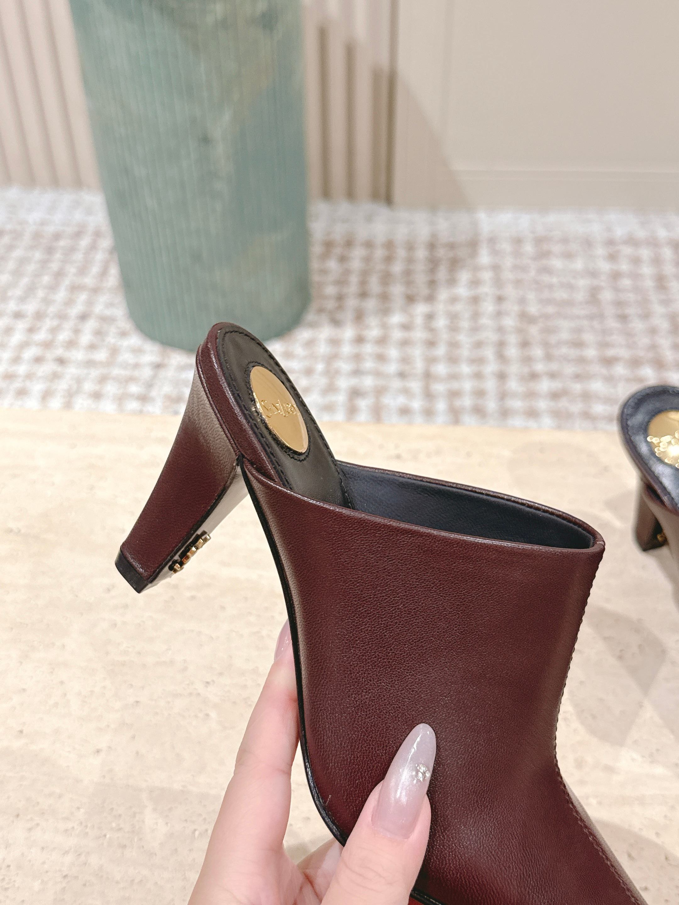 YSL 25S JILL MULES IN BURGUNDY SMOOTH CALFSKIN