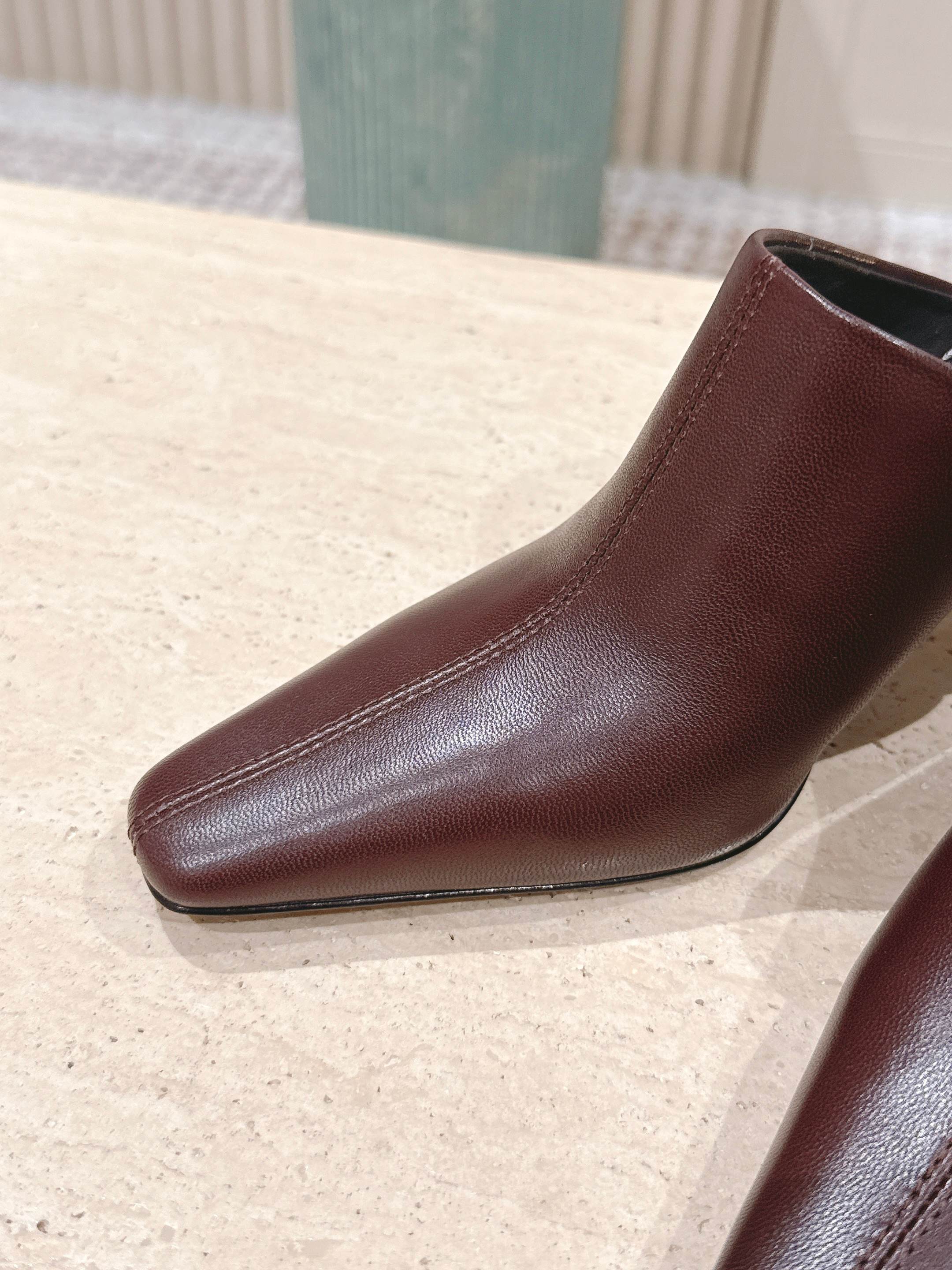 YSL 25S JILL MULES IN BURGUNDY SMOOTH CALFSKIN