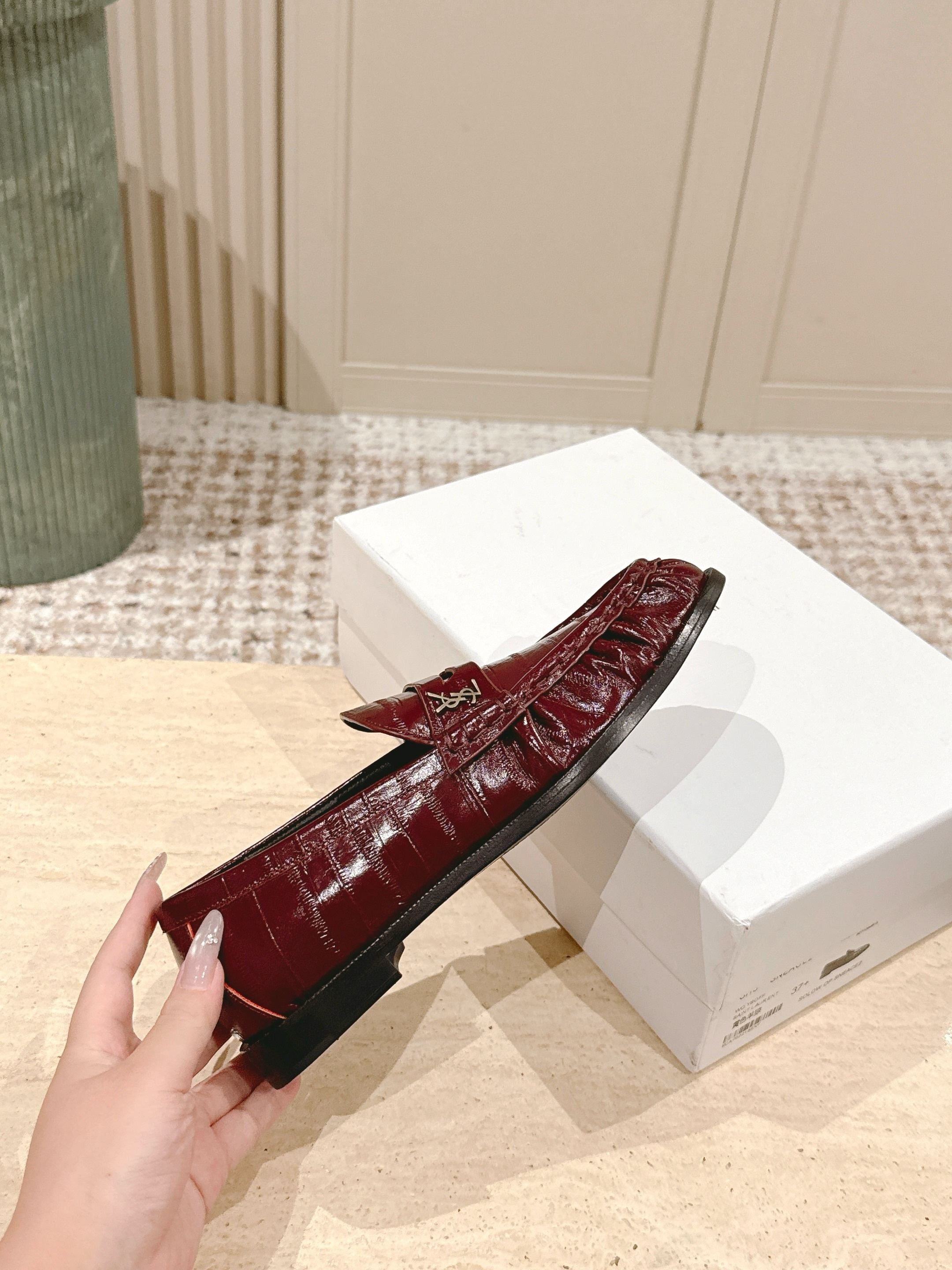 YSL 25S SAINT LAURENT LOAFERS IN DARK RED GLOSSY CALFSKIN WITH SMALL LOGO