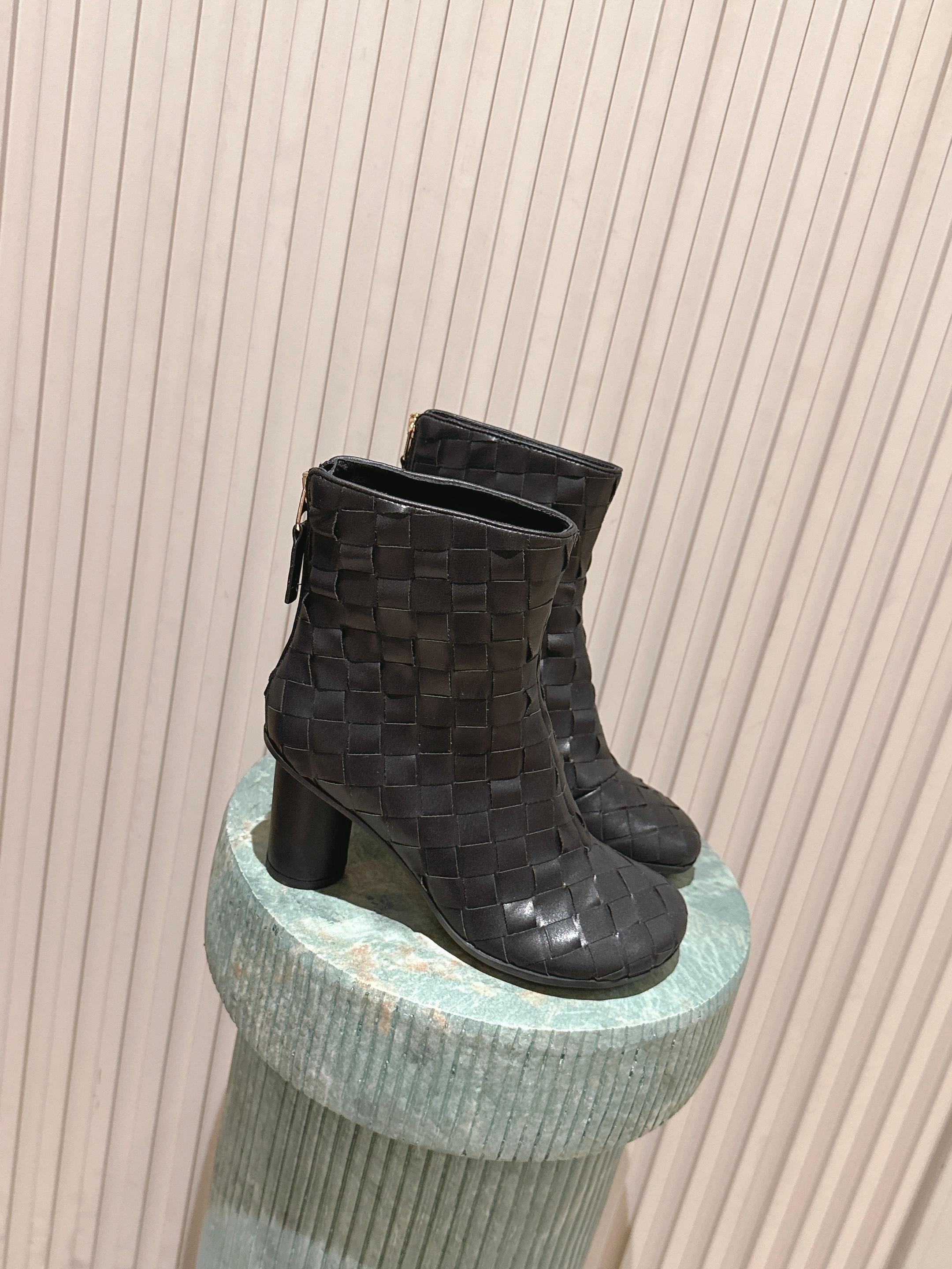BOTTEGA VENETA 26S INTRECCIATO BOOTS 85 MM IN BLACK LAMBSKIN