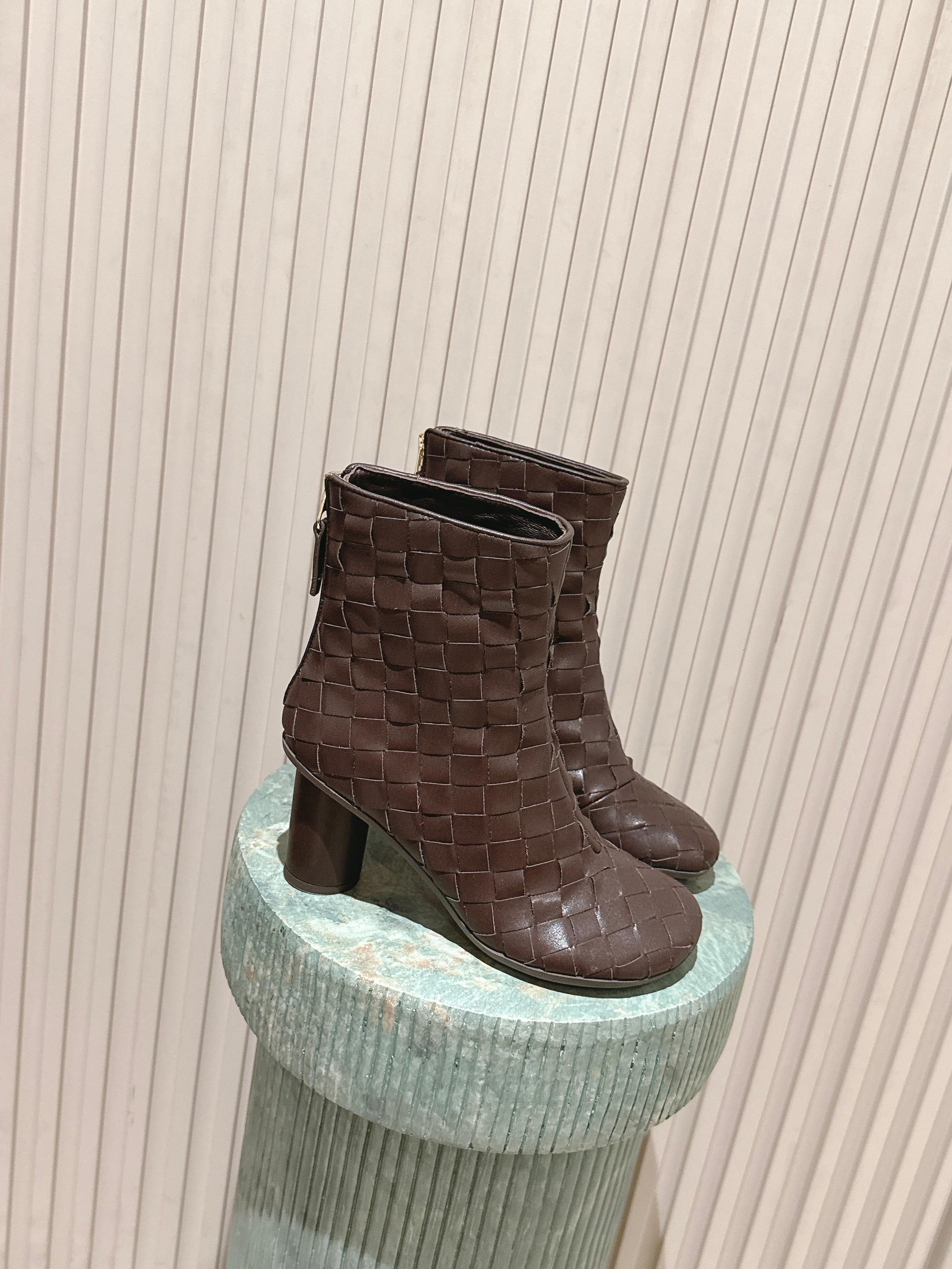 BOTTEGA VENETA 26S INTRECCIATO BOOTS 85 MM IN DARK BROWN LAMBSKIN