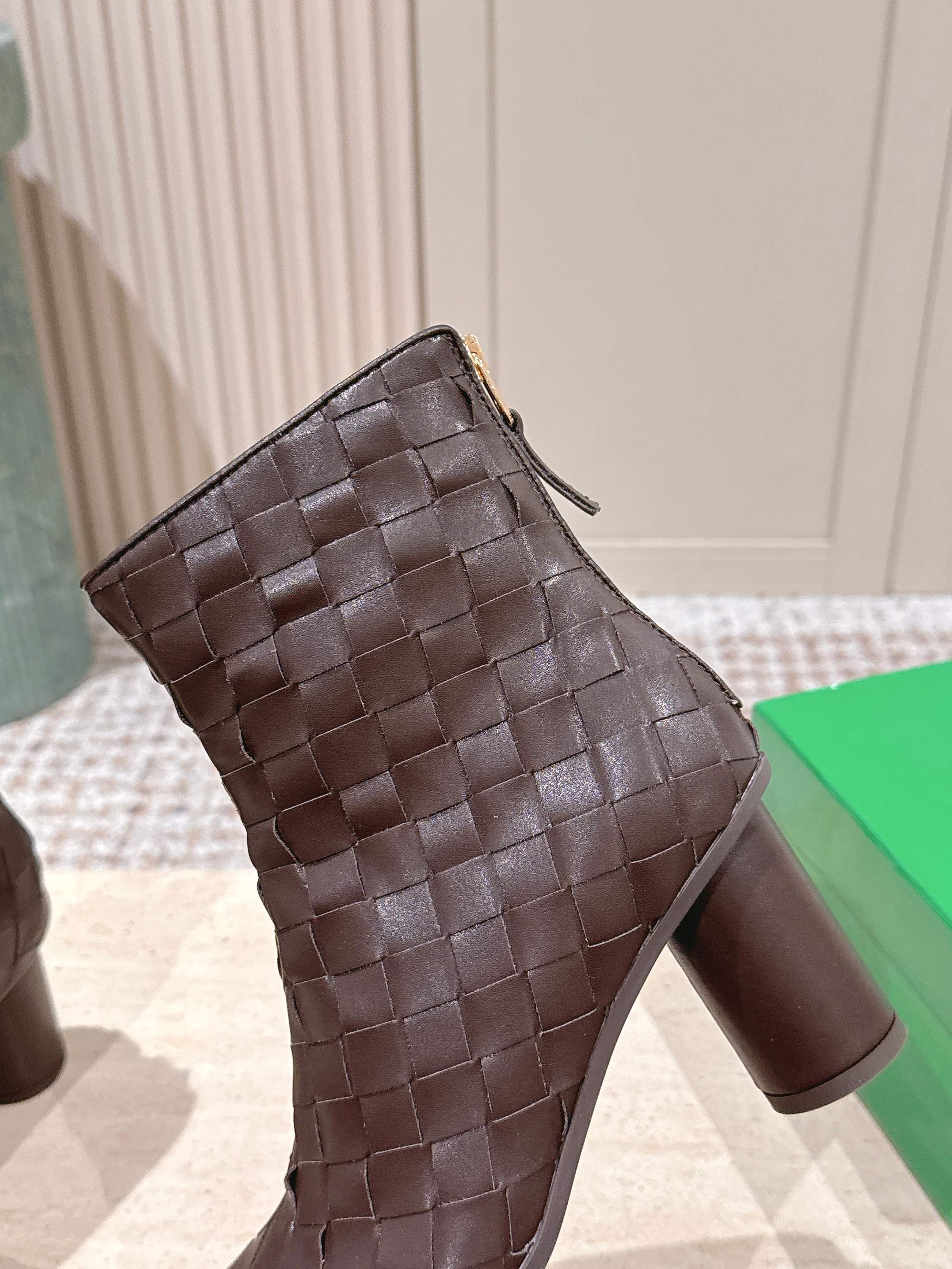 BOTTEGA VENETA 26S INTRECCIATO BOOTS 85 MM IN DARK BROWN LAMBSKIN