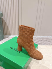 BOTTEGA VENETA 26S INTRECCIATO BOOTS 85 MM IN BROWN SUEDE