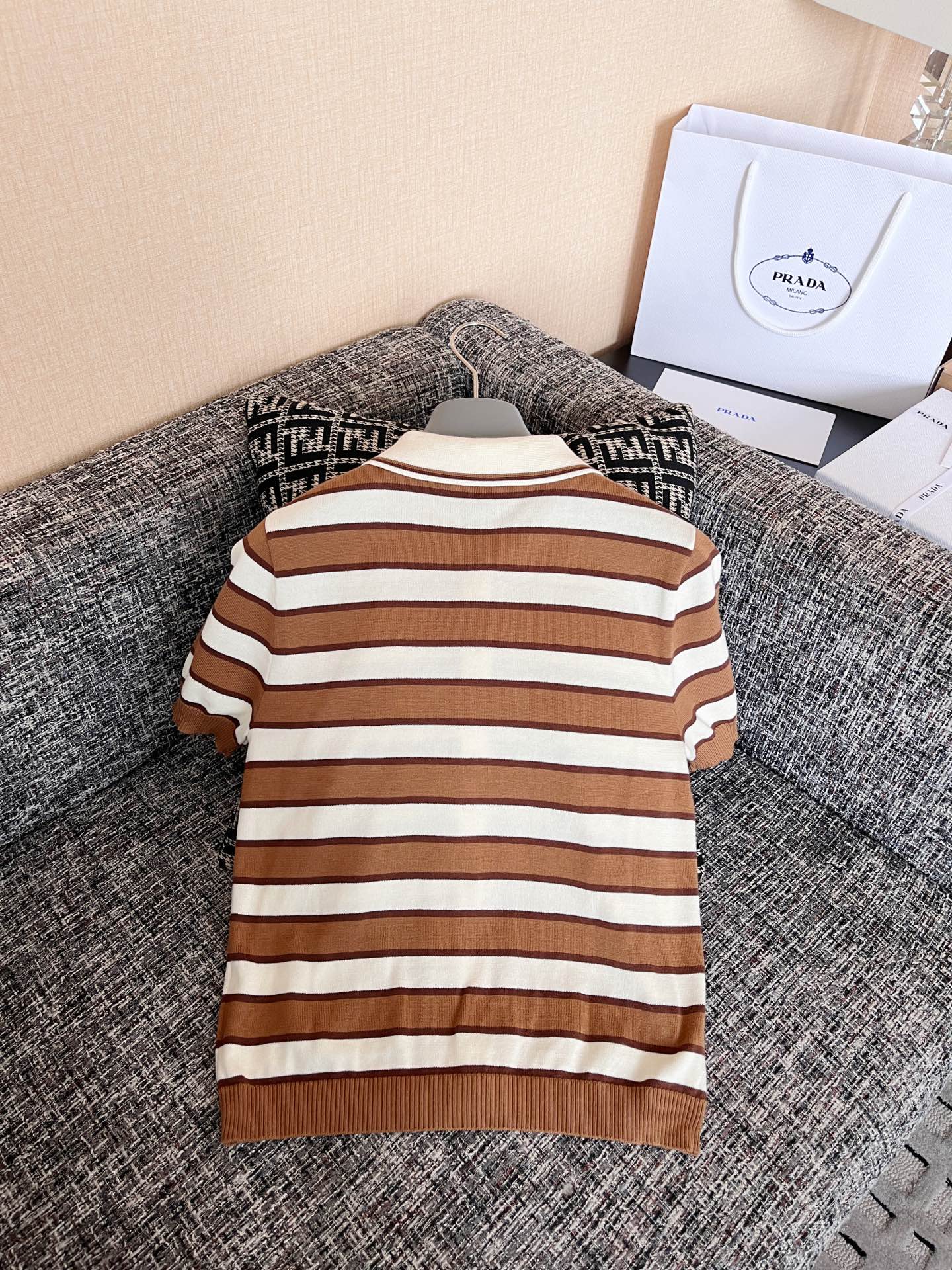 PRADA KNIT POLO STYLE 81