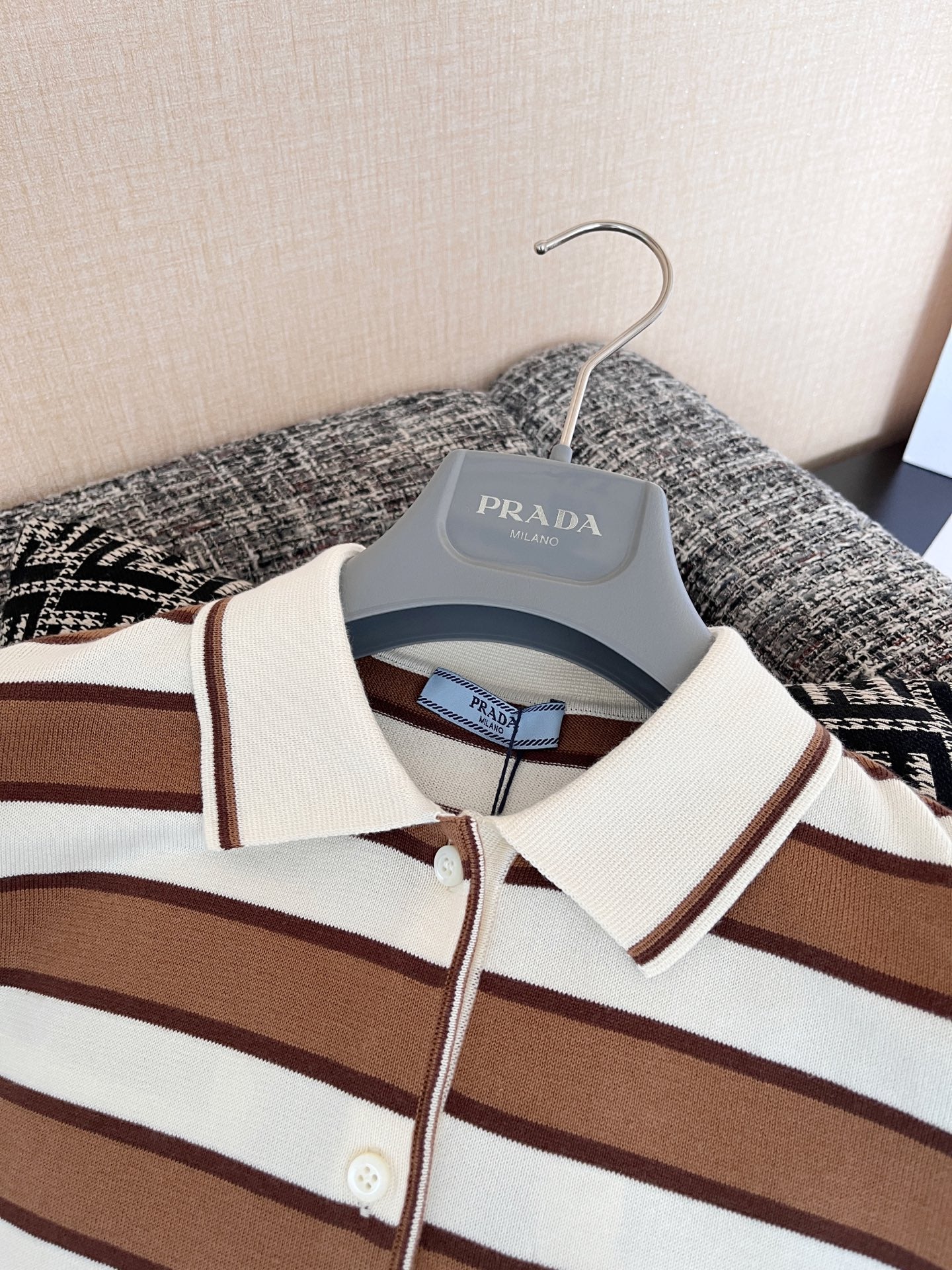 PRADA KNIT POLO STYLE 81