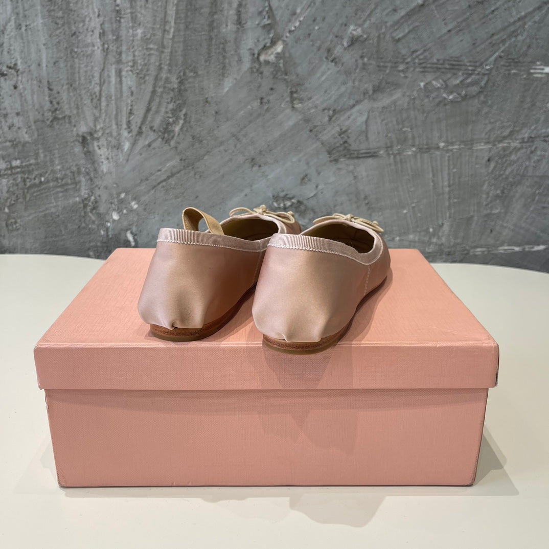 BALLET FLAT SHOES PASTEL PINK COLOR GLOSSY SHEEPSKIN