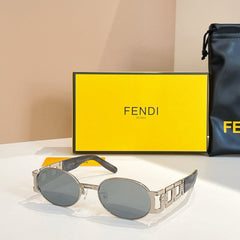 FIRST CRYSTAL OVAL FRAME SUNGLASSES 7067 IN METAL