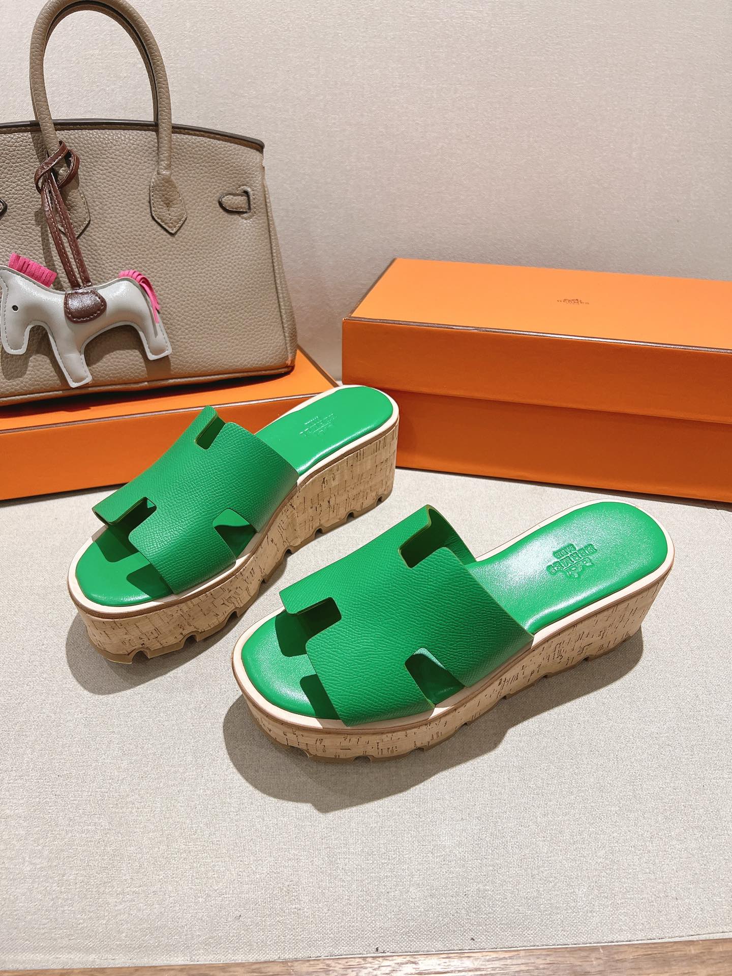 HM 25S HIGH WEDGE SANDALS IN GREEN LAMBSKIN STYLE 25