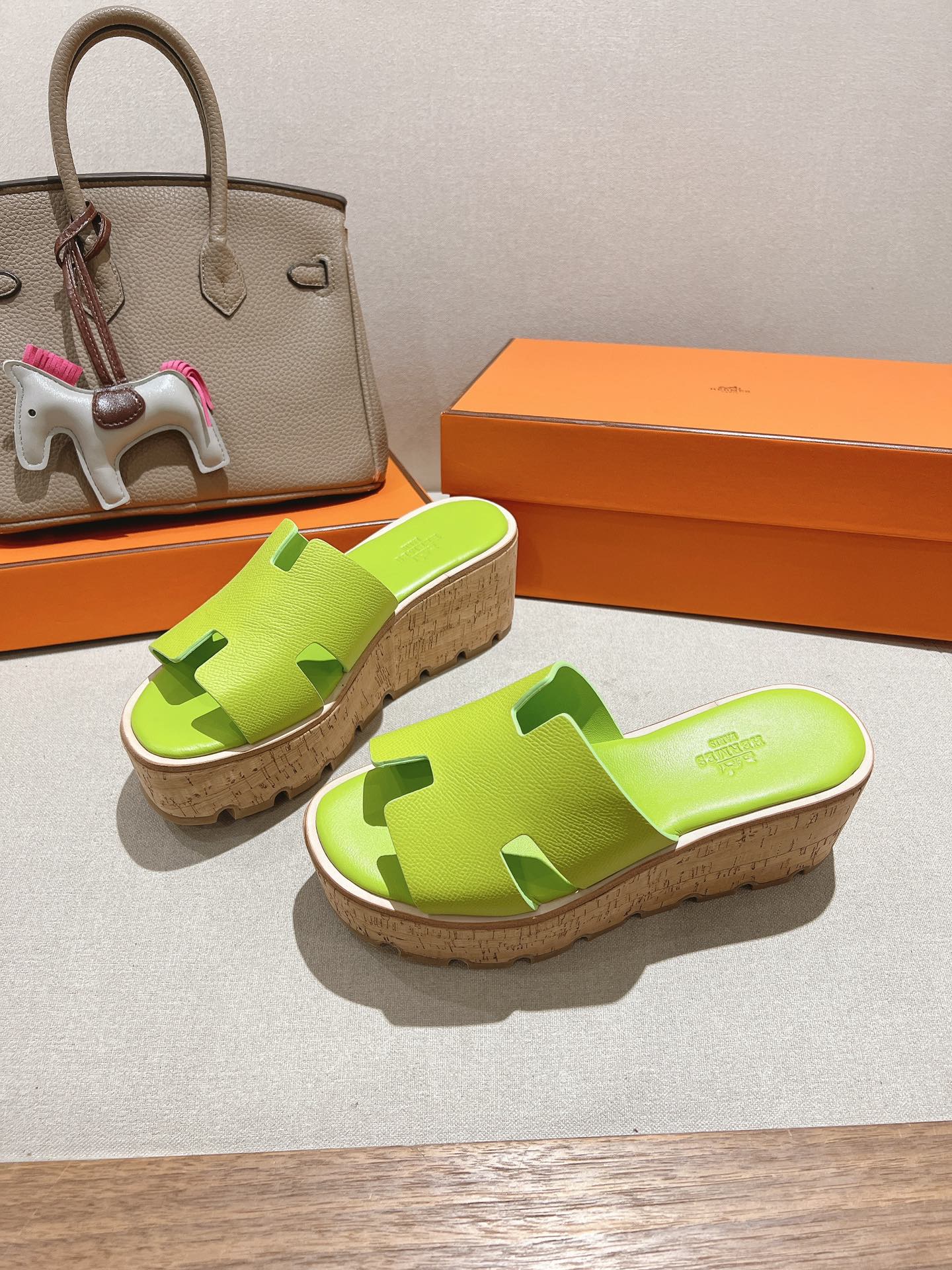 HM 25S HIGH WEDGE SANDALS IN SPRING GREEN LAMBSKIN STYLE 22