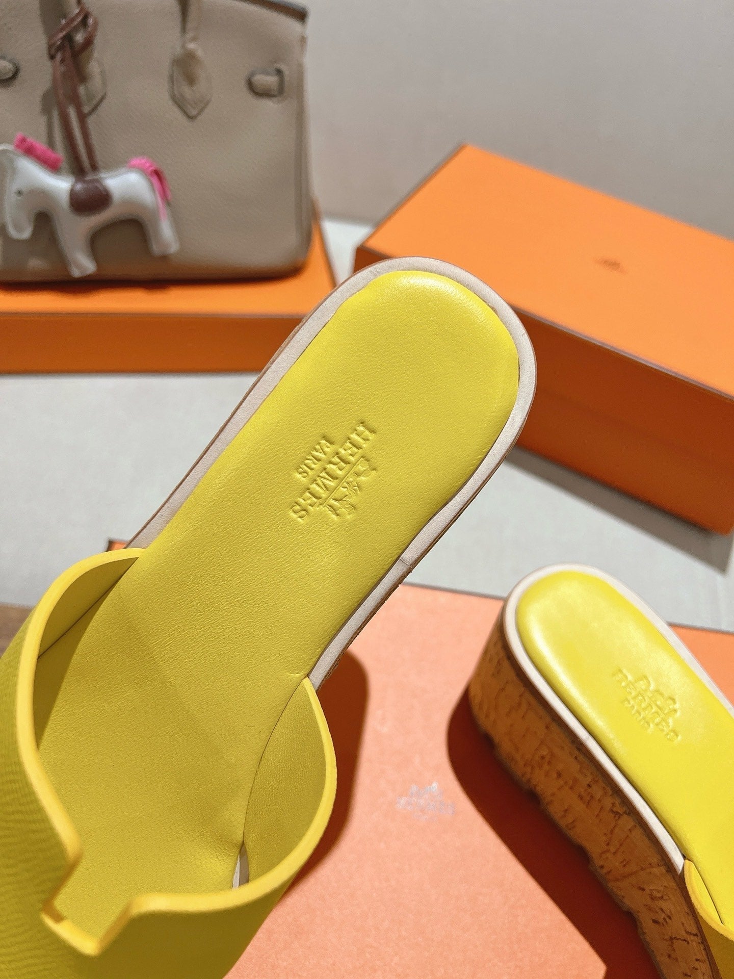 HM 25S HIGH WEDGE SANDALS IN YELLOW LAMBSKIN STYLE 26