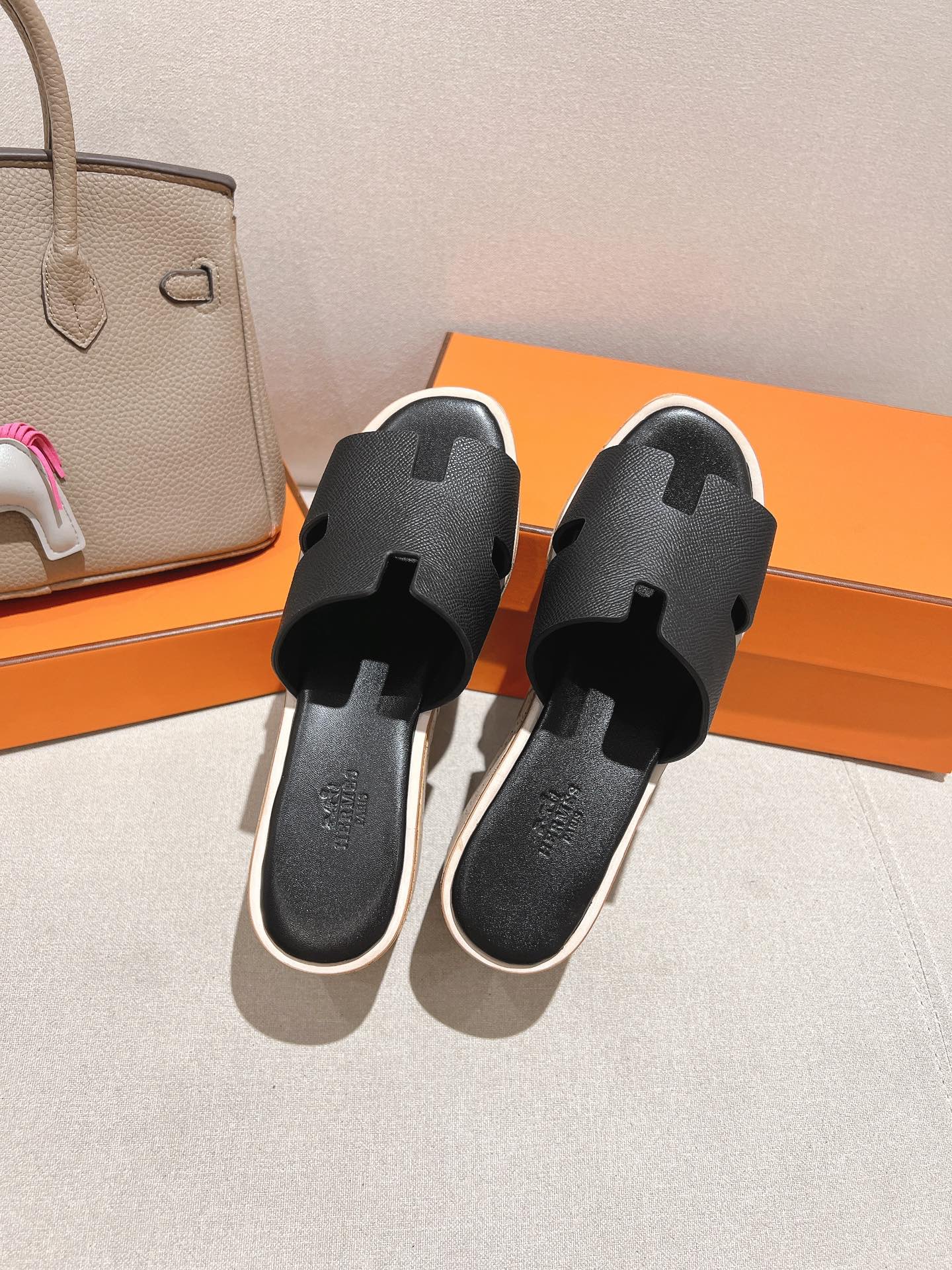 HM 25S HIGH WEDGE SANDALS IN BLACK LAMBSKIN STYLE 23