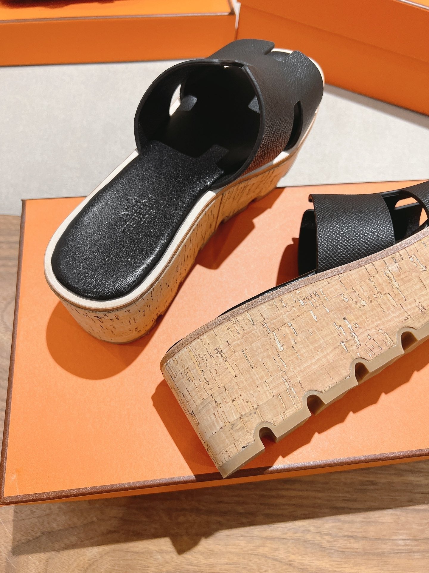 HM 25S HIGH WEDGE SANDALS IN BLACK LAMBSKIN STYLE 23