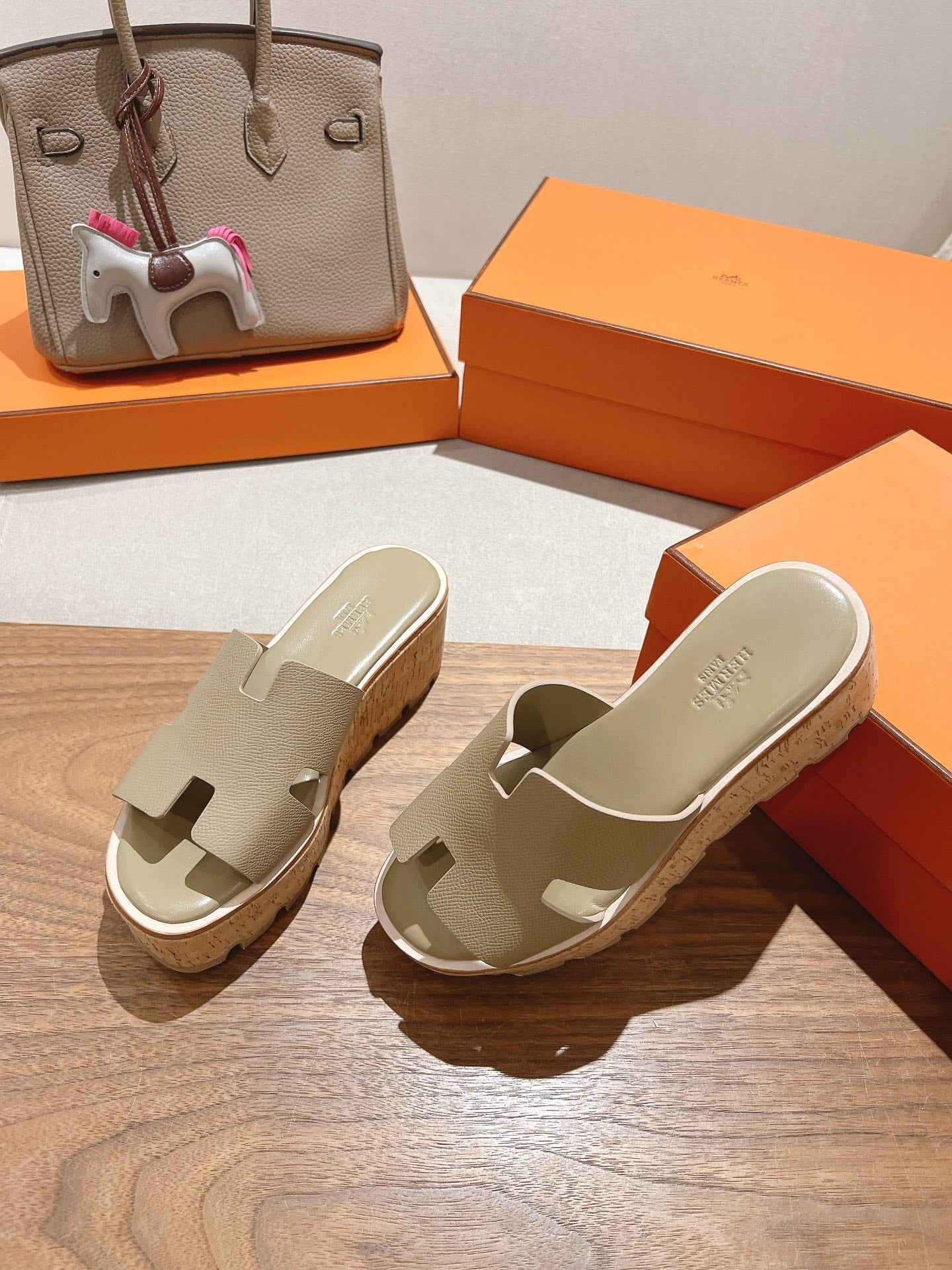 HM 25S HIGH WEDGE SANDALS IN WARM BEIGE LAMBSKIN STYLE 17