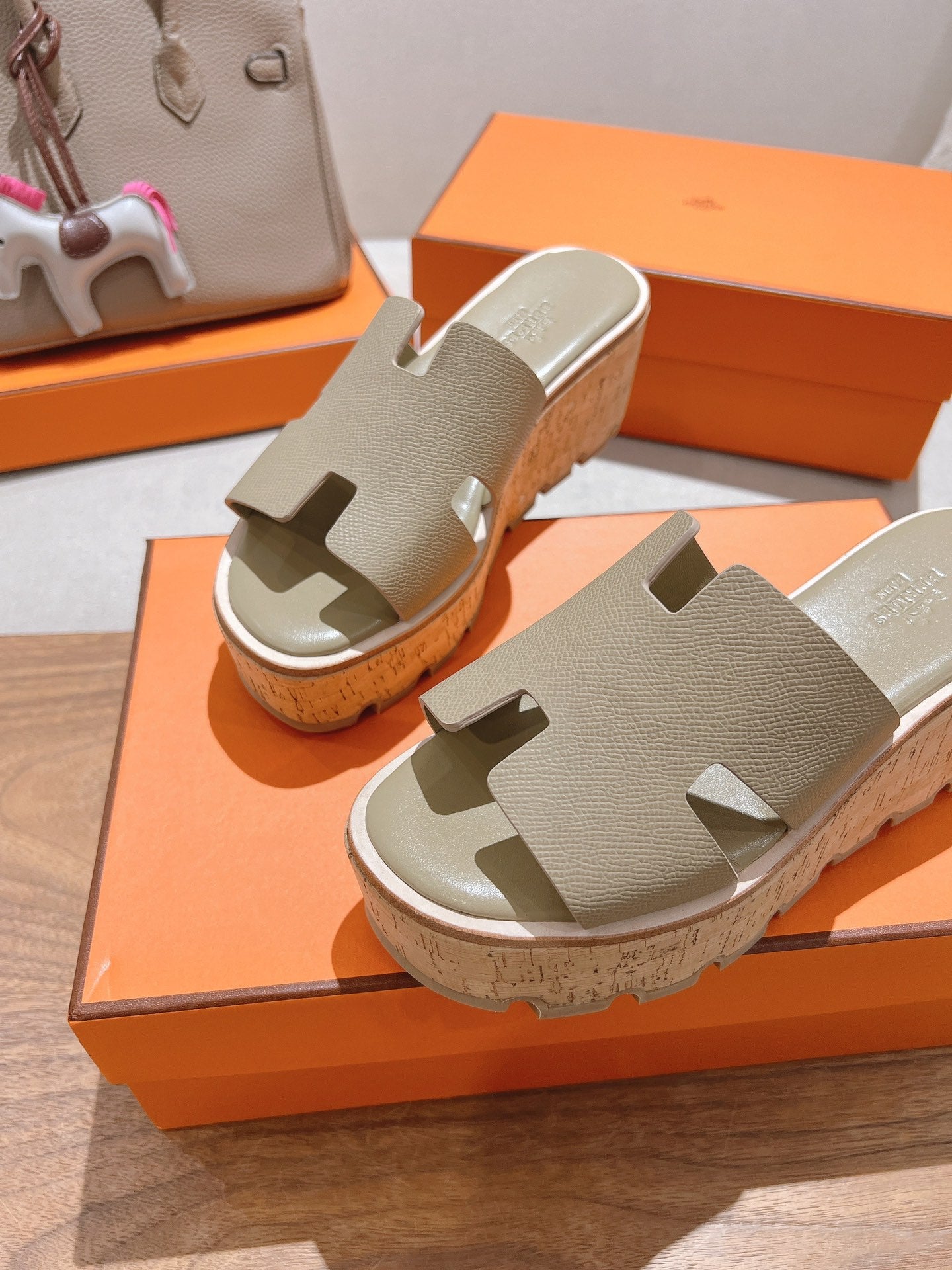 HM 25S HIGH WEDGE SANDALS IN WARM BEIGE LAMBSKIN STYLE 17