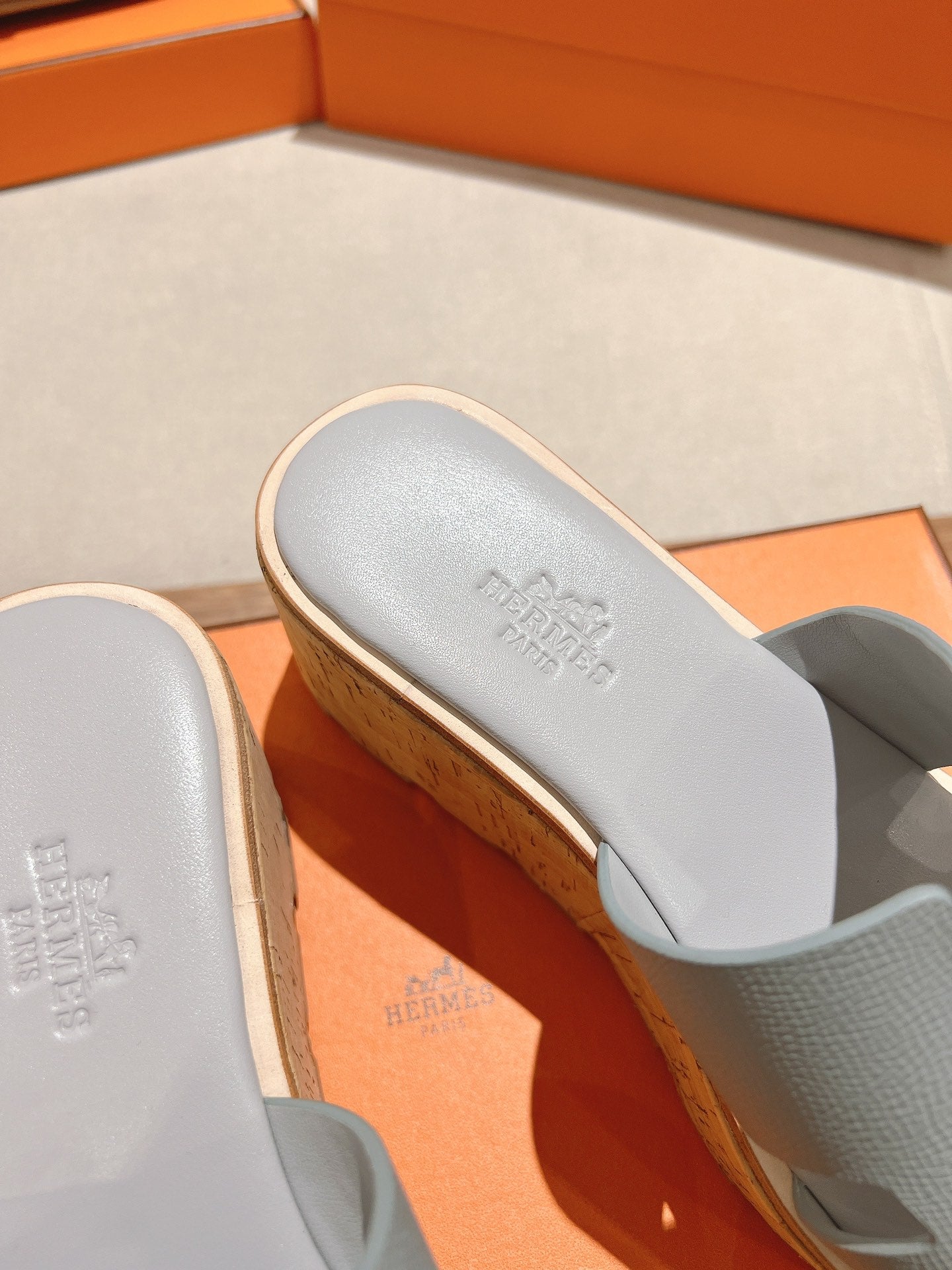 HM 25S HIGH WEDGE SANDALS IN LIGHT GREY LAMBSKIN STYLE 13