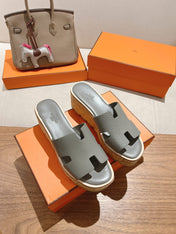 HM 25S HIGH WEDGE SANDALS IN LIGHT GREY LAMBSKIN STYLE 9